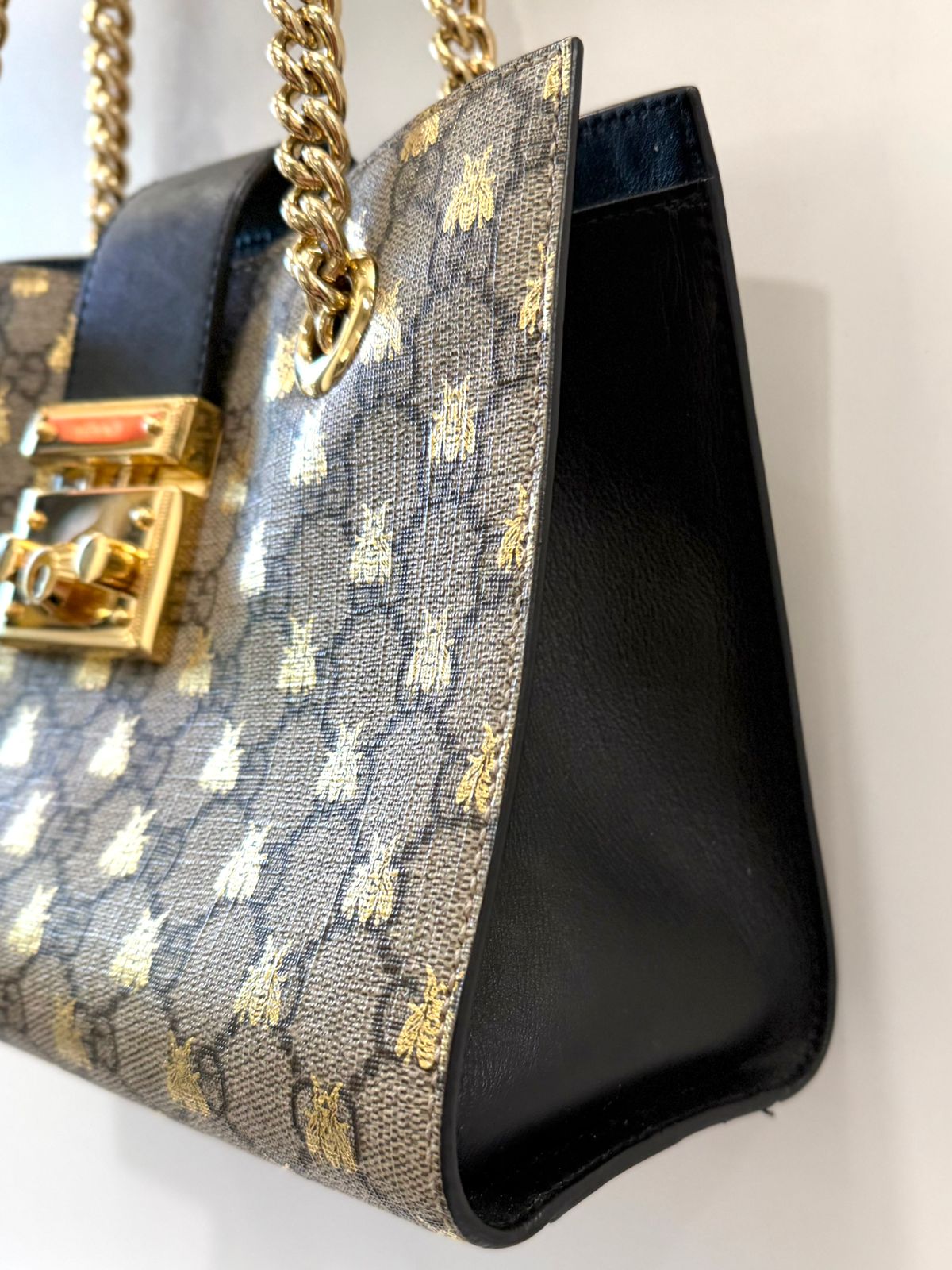GUCCI GG SUPREME MONOGRAM BEES SMALL PADLOCK TOTE BAG