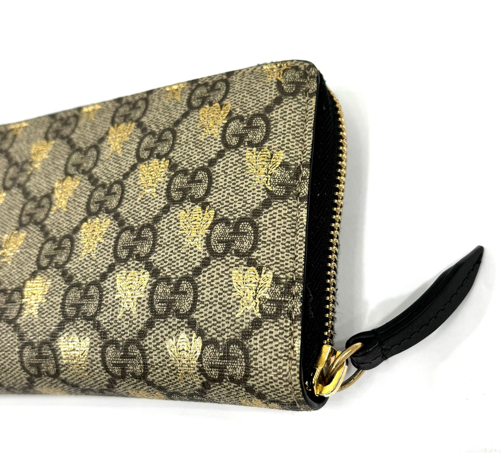 GUCCI GG SUPREME MONOGRAM BEES ZIP AROUND WALLET