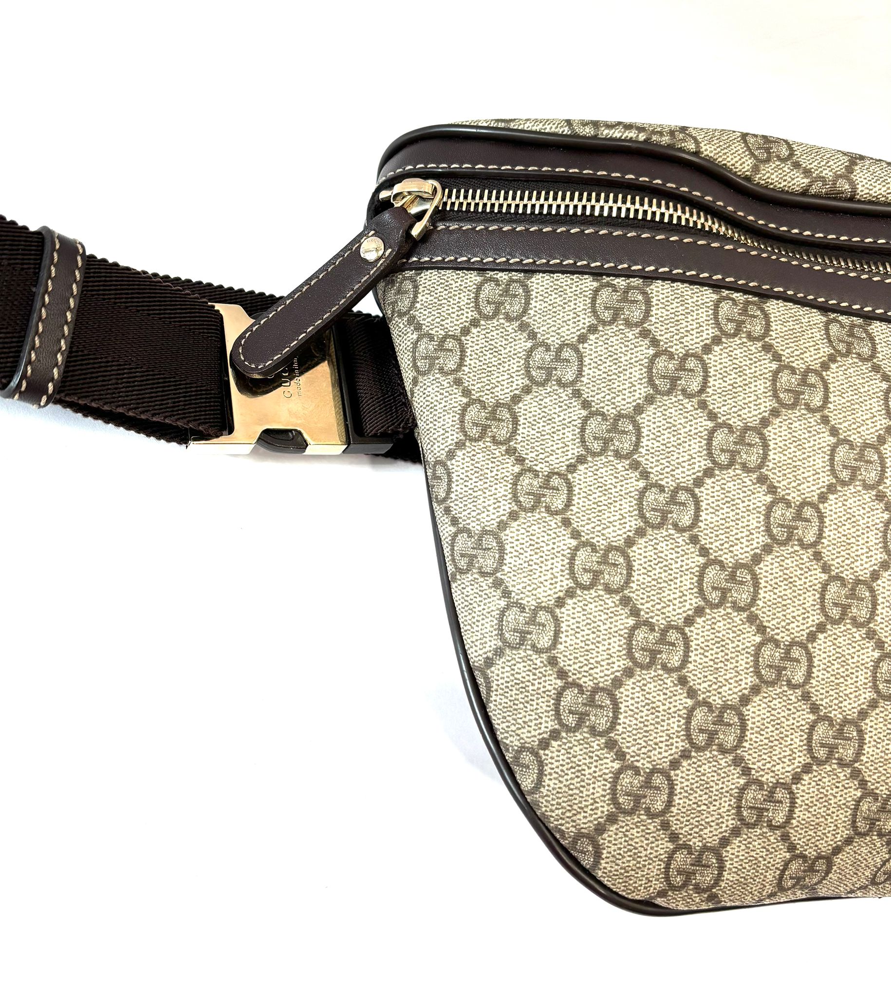 GUCCI GG SUPREME MONOGRAM LARGE BELT BAG