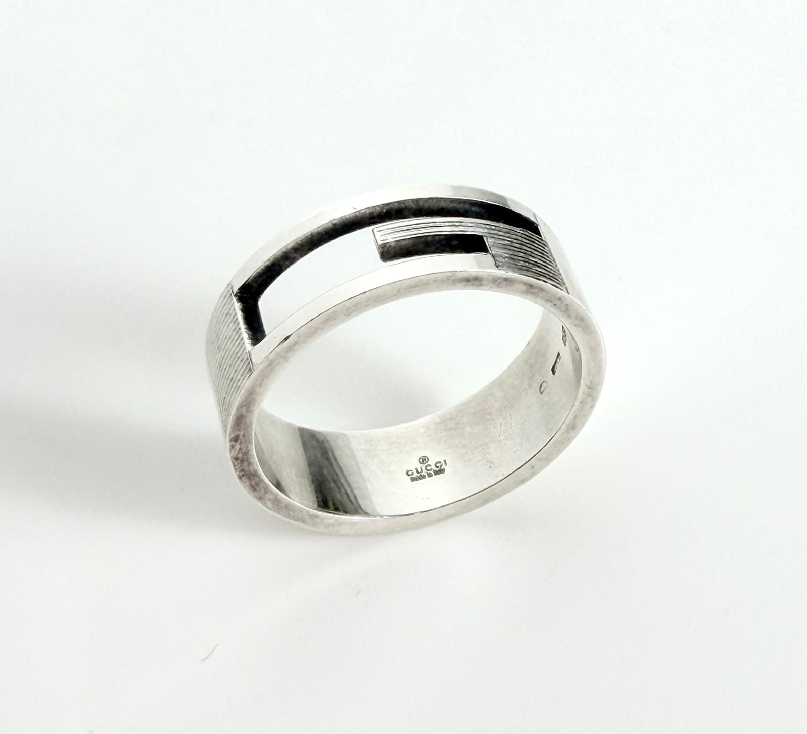 GUCCI CUTOUT G LOGO STERLING SILVER RING