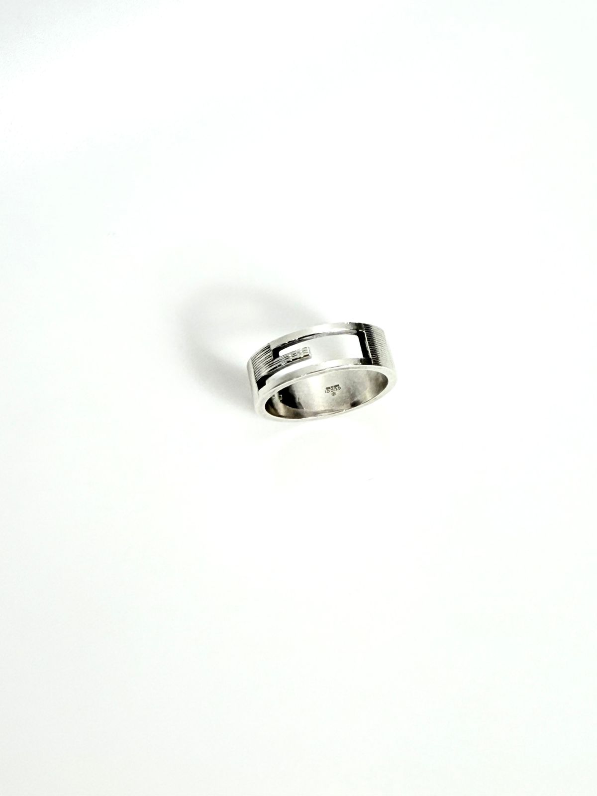 GUCCI CUTOUT G LOGO STERLING SILVER RING
