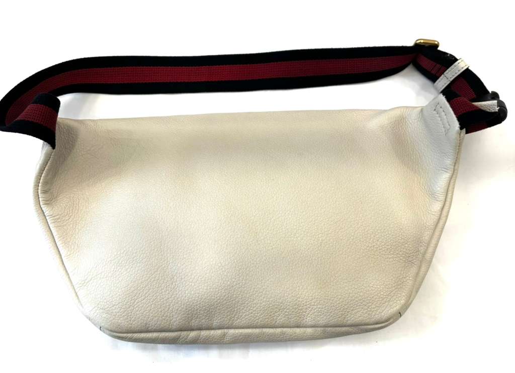 GUCCI GRAINED CALFSKIN LEATHER SMALL LOGO BELT BAG