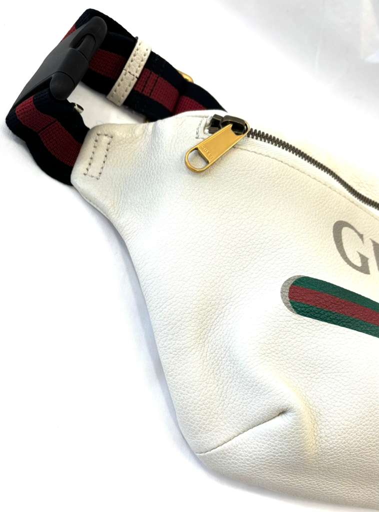 GUCCI GRAINED CALFSKIN LEATHER SMALL LOGO BELT BAG