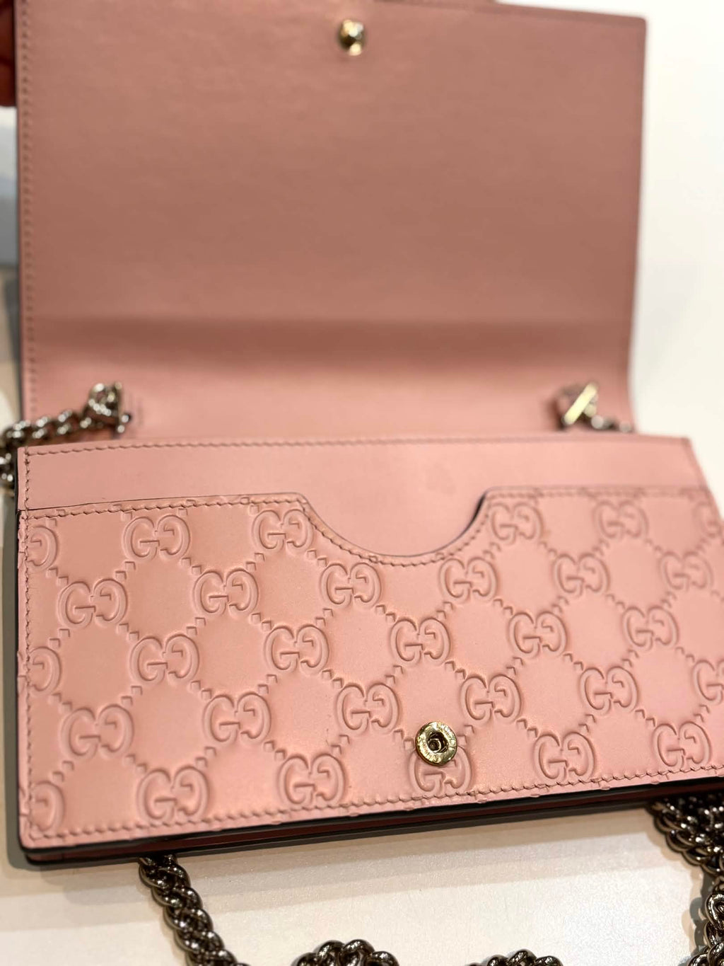 GUCCI GUCCISSIMA BOW SIGNATURE WALLET ON CHAIN