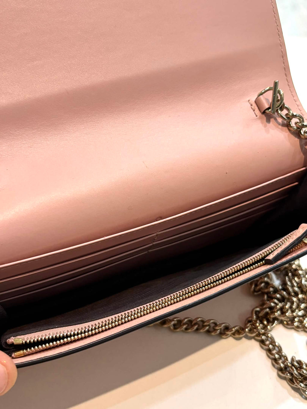 GUCCI GUCCISSIMA BOW SIGNATURE WALLET ON CHAIN