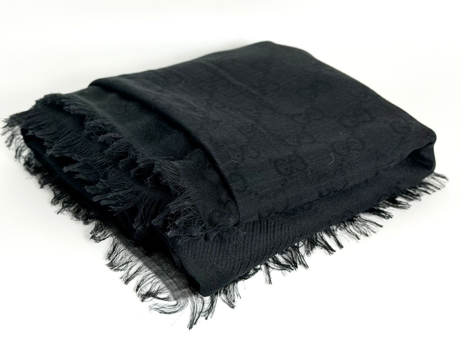 GUCCI GG MONOGRAM FRINGED JACQUARD SHAWL