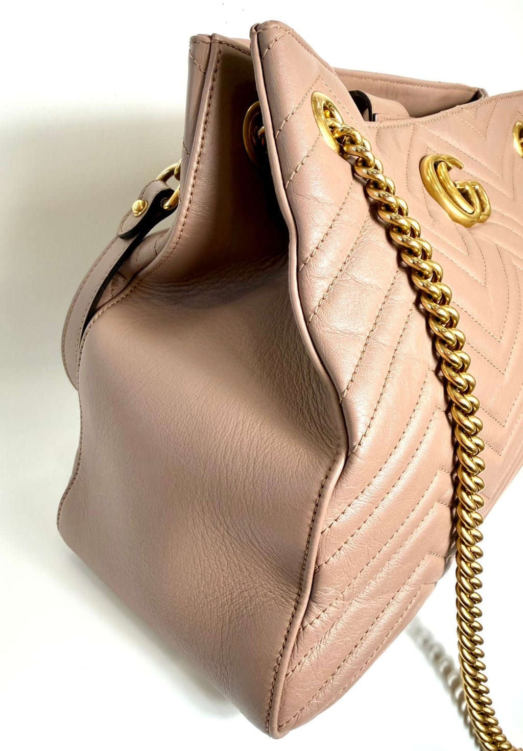 GUCCI GG MARMONT QUILTED MATELASSE CALFSKIN LEATHER SHOULDER BAG
