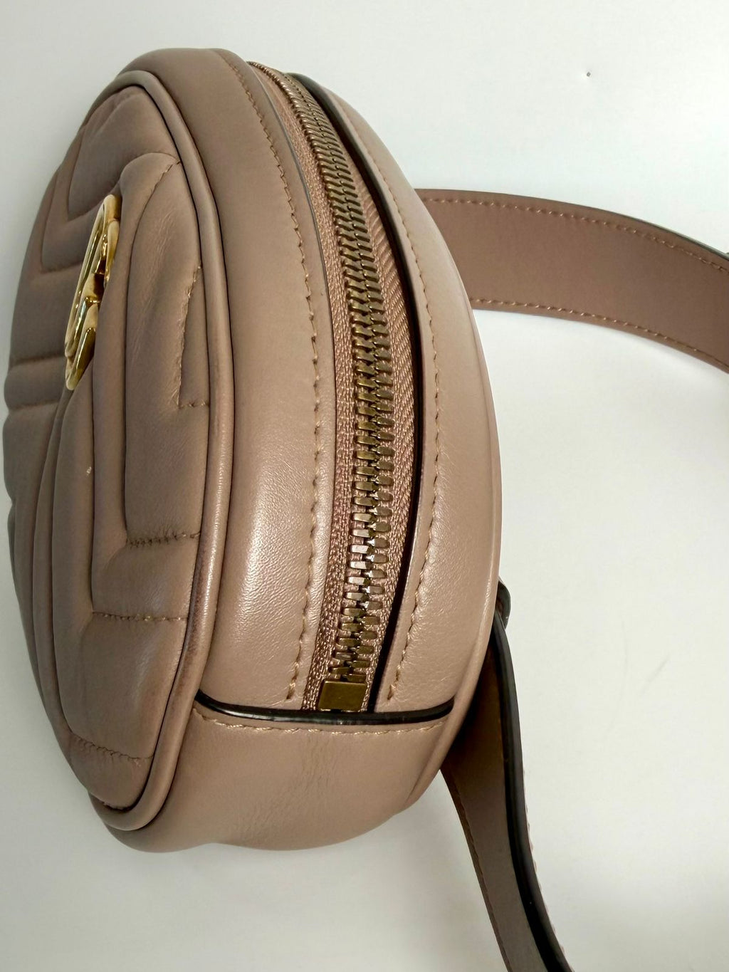GUCCI CALFSKIN GG MARMONT MATELASSE WAIST BAG