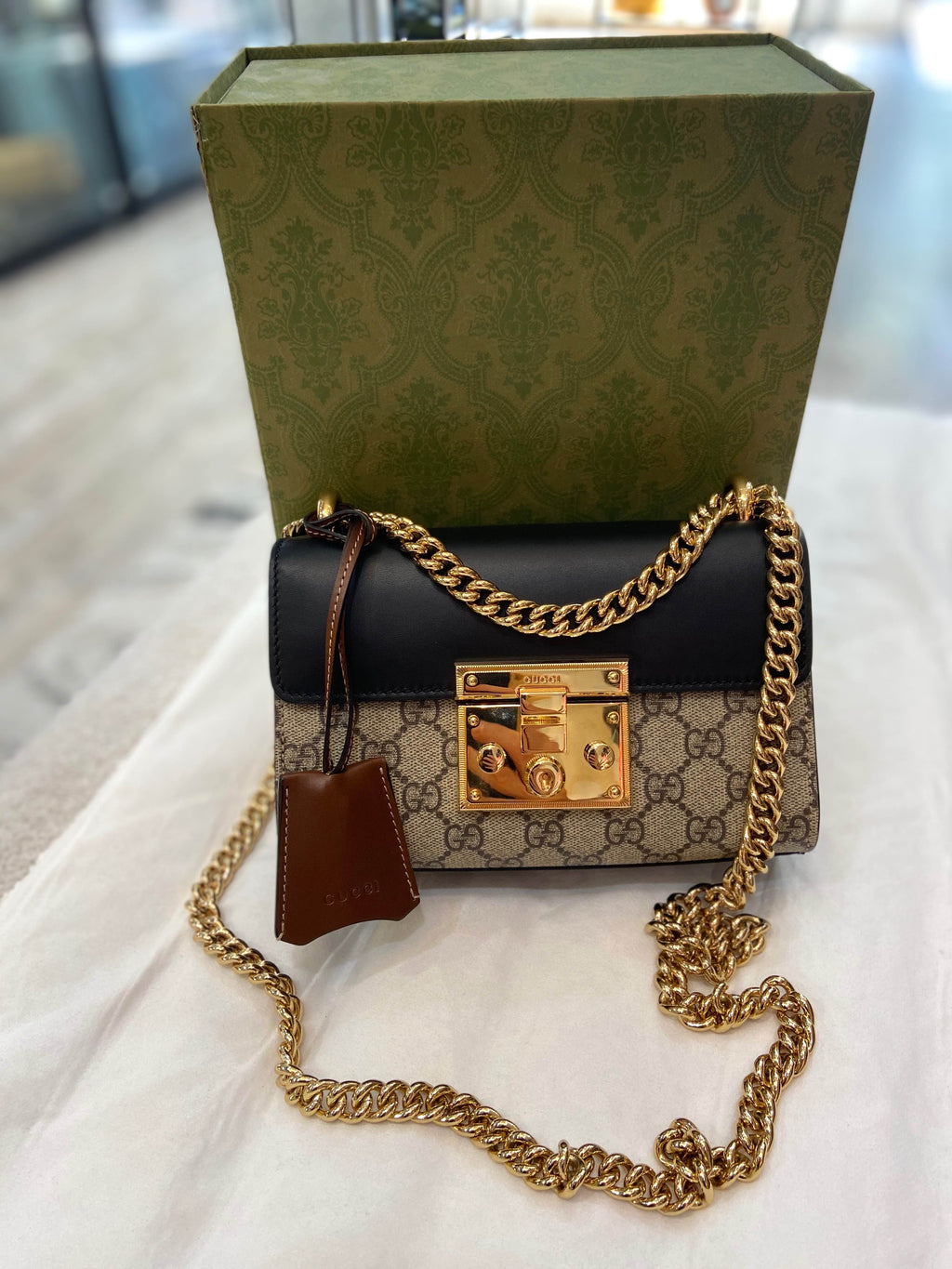 GUCCI GG SUPREME SMALL PADLOCK CHAIN BAG
