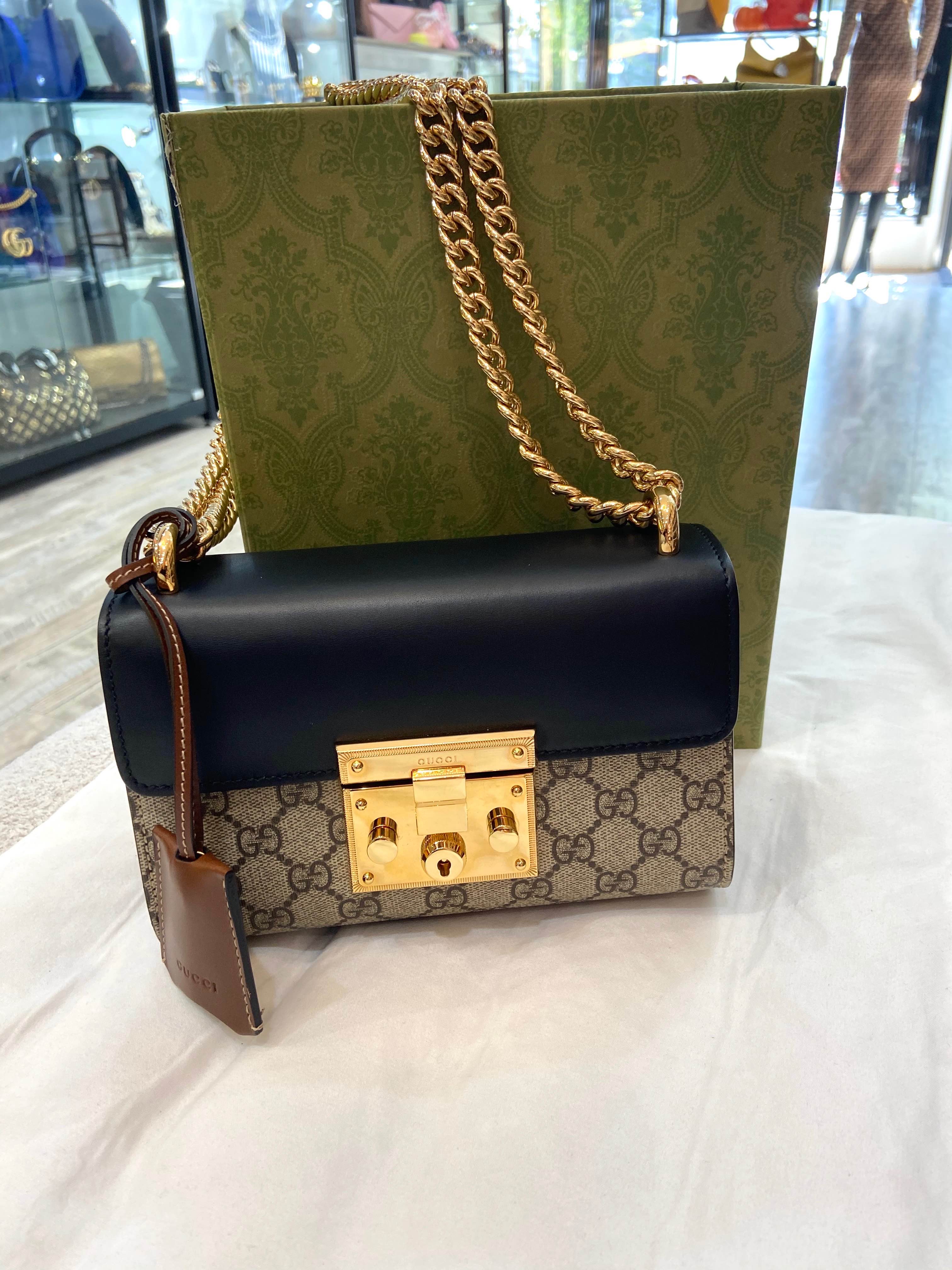 GUCCI GG SUPREME SMALL PADLOCK CHAIN BAG
