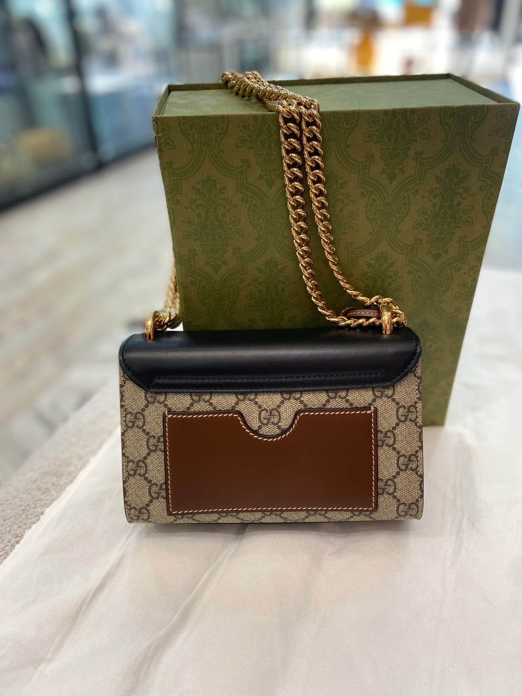 GUCCI GG SUPREME SMALL PADLOCK CHAIN BAG