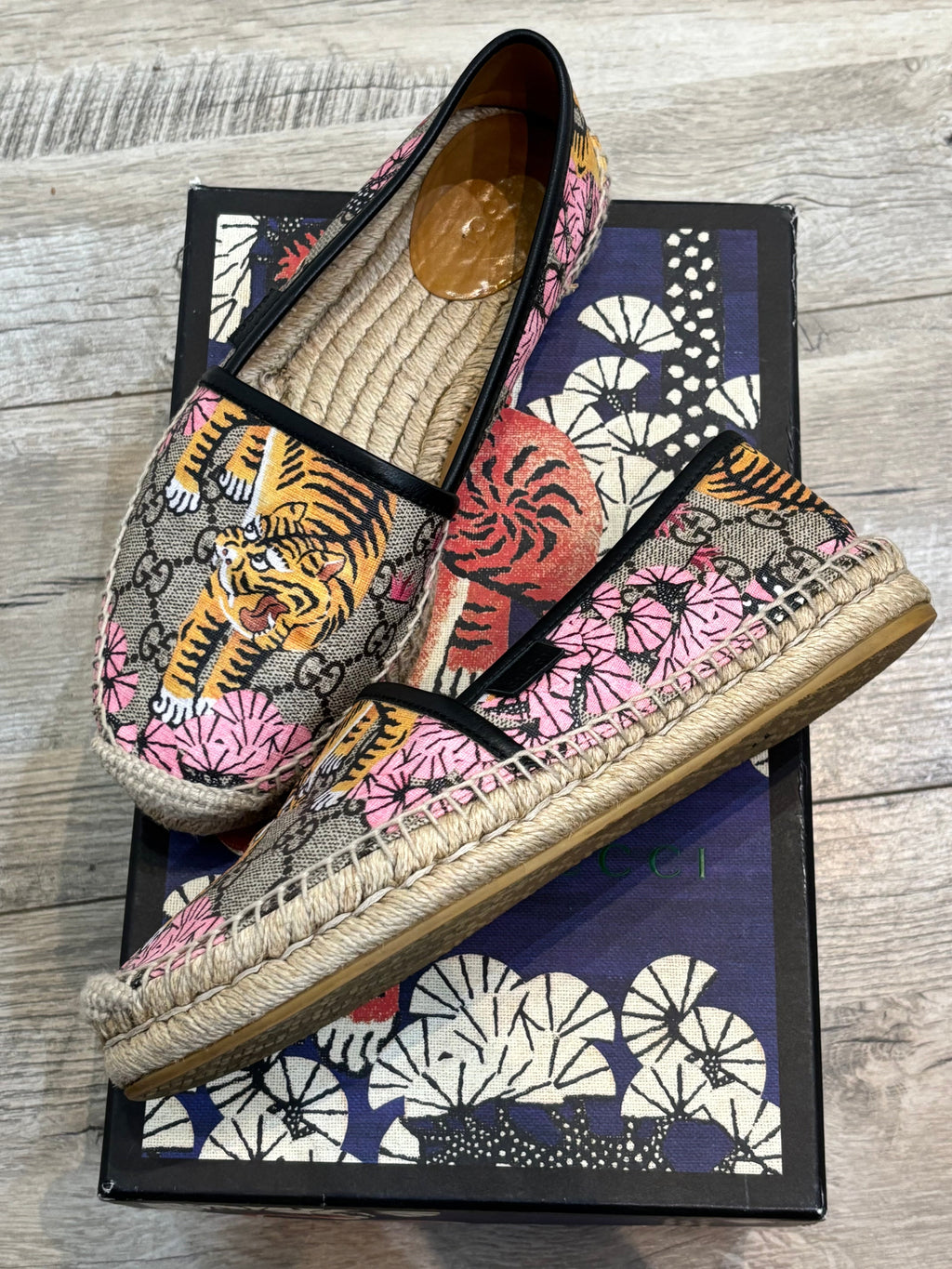 GUCCI BENGAL TIGER PRINTED SUPREME PILAR ESPADRILLES