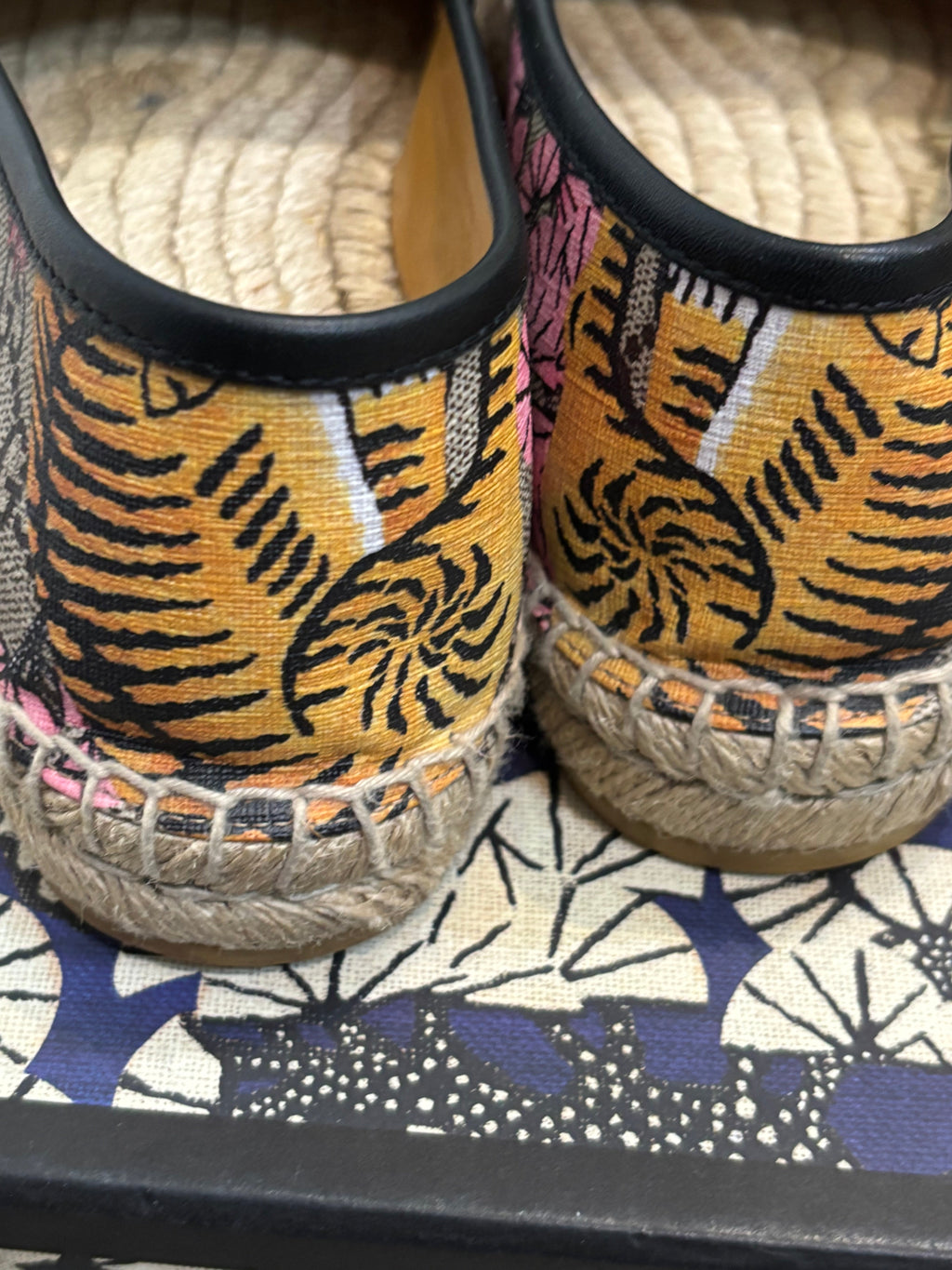 GUCCI BENGAL TIGER PRINTED SUPREME PILAR ESPADRILLES