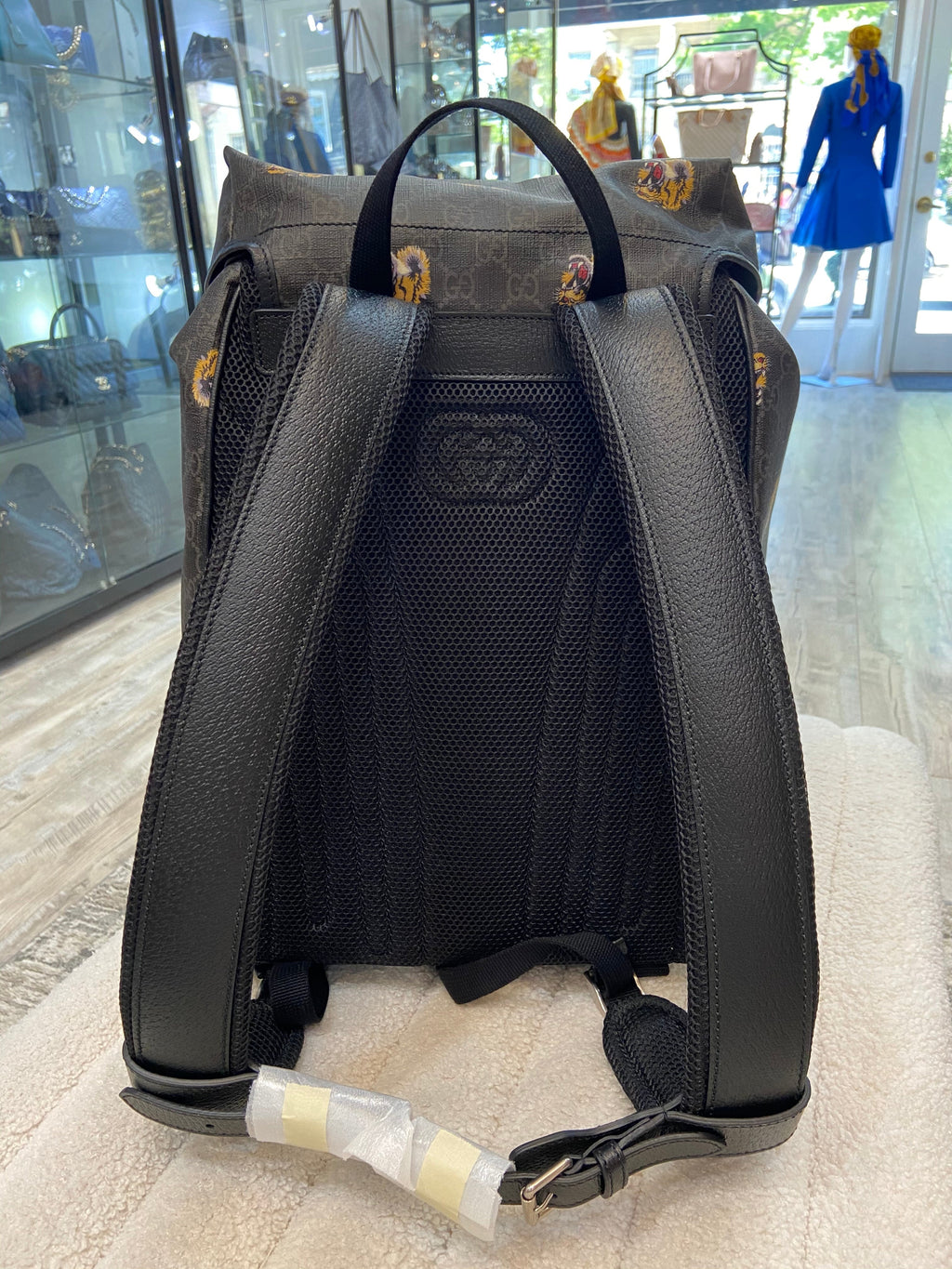 GUCCI GG TIGER PRINT MEDIUM BACKPACK