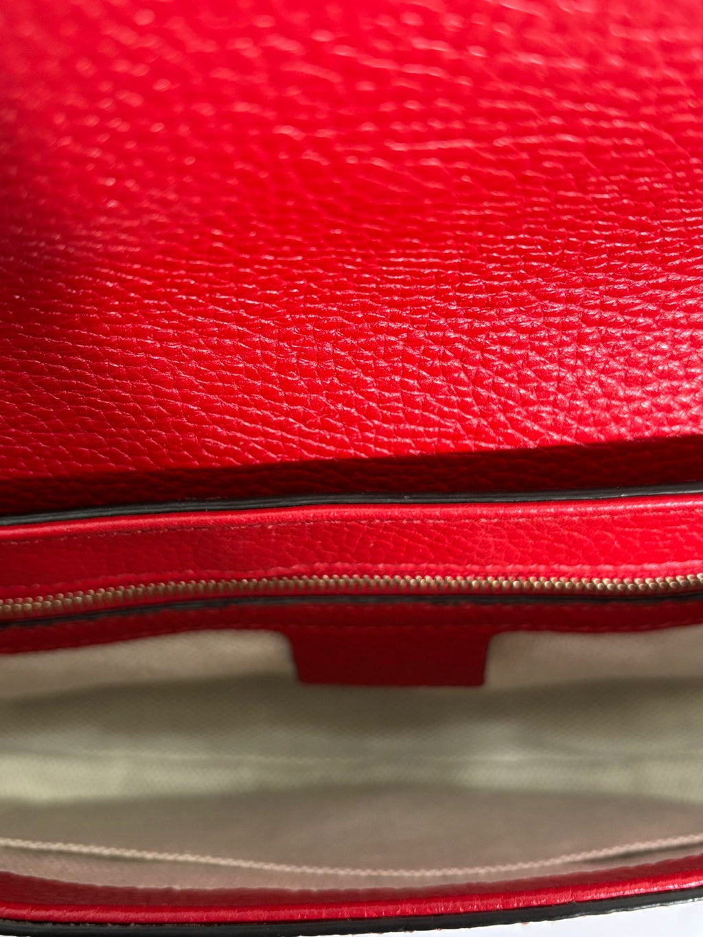 GUCCI PEBBLED CALFSKIN LEATHER MEDIUM SOHO CHAIN BAG