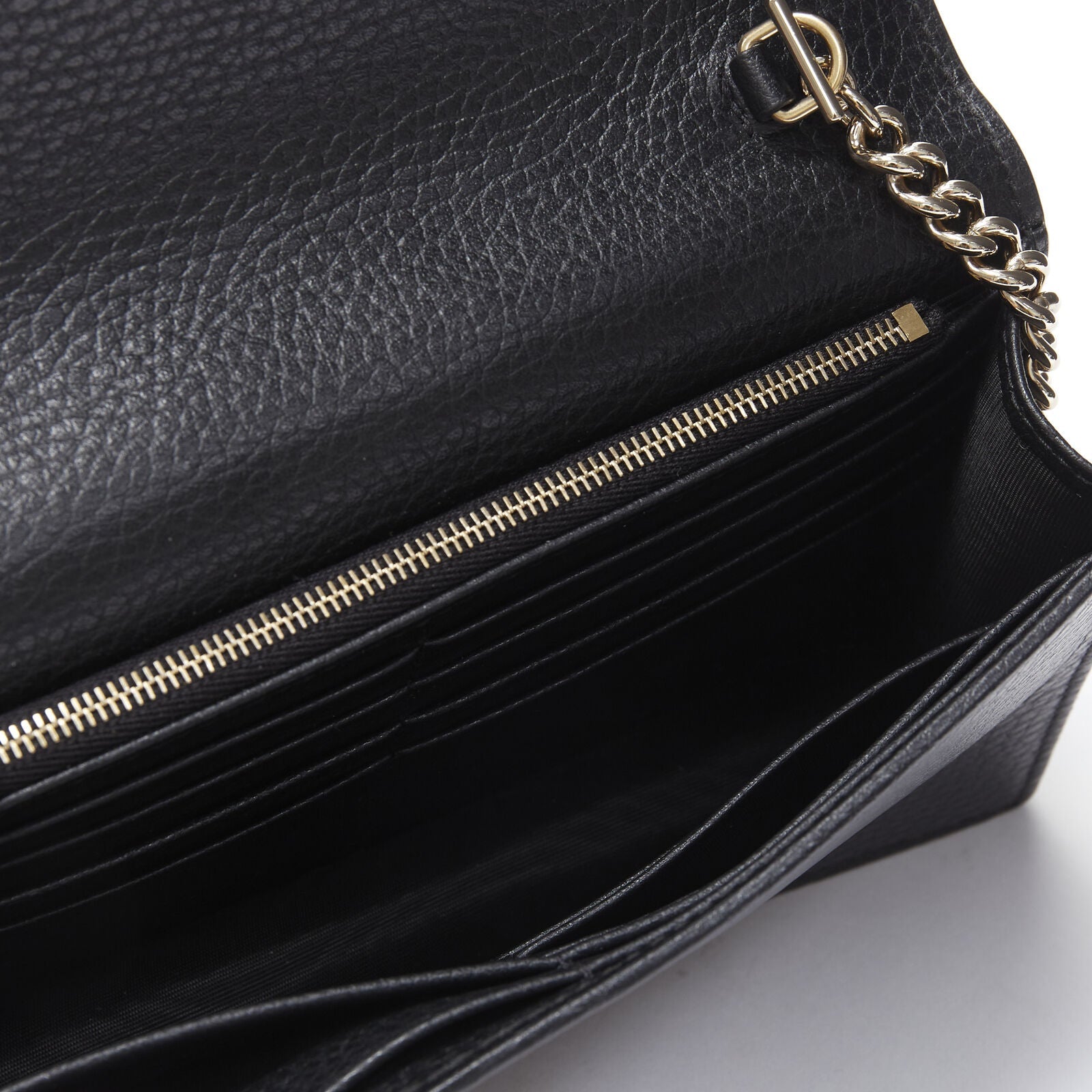 GUCCI DOLLAR CALFSKIN INTERLOCKING GG WALLET ON CHAIN