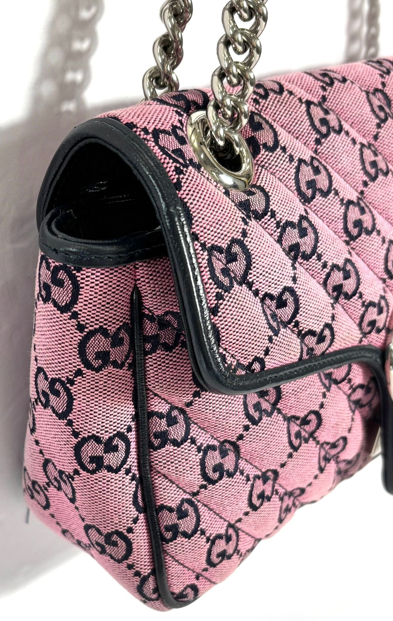 GUCCI GG MARMONT DIAGONAL MATELASSE SMALL SHOULDER BAG