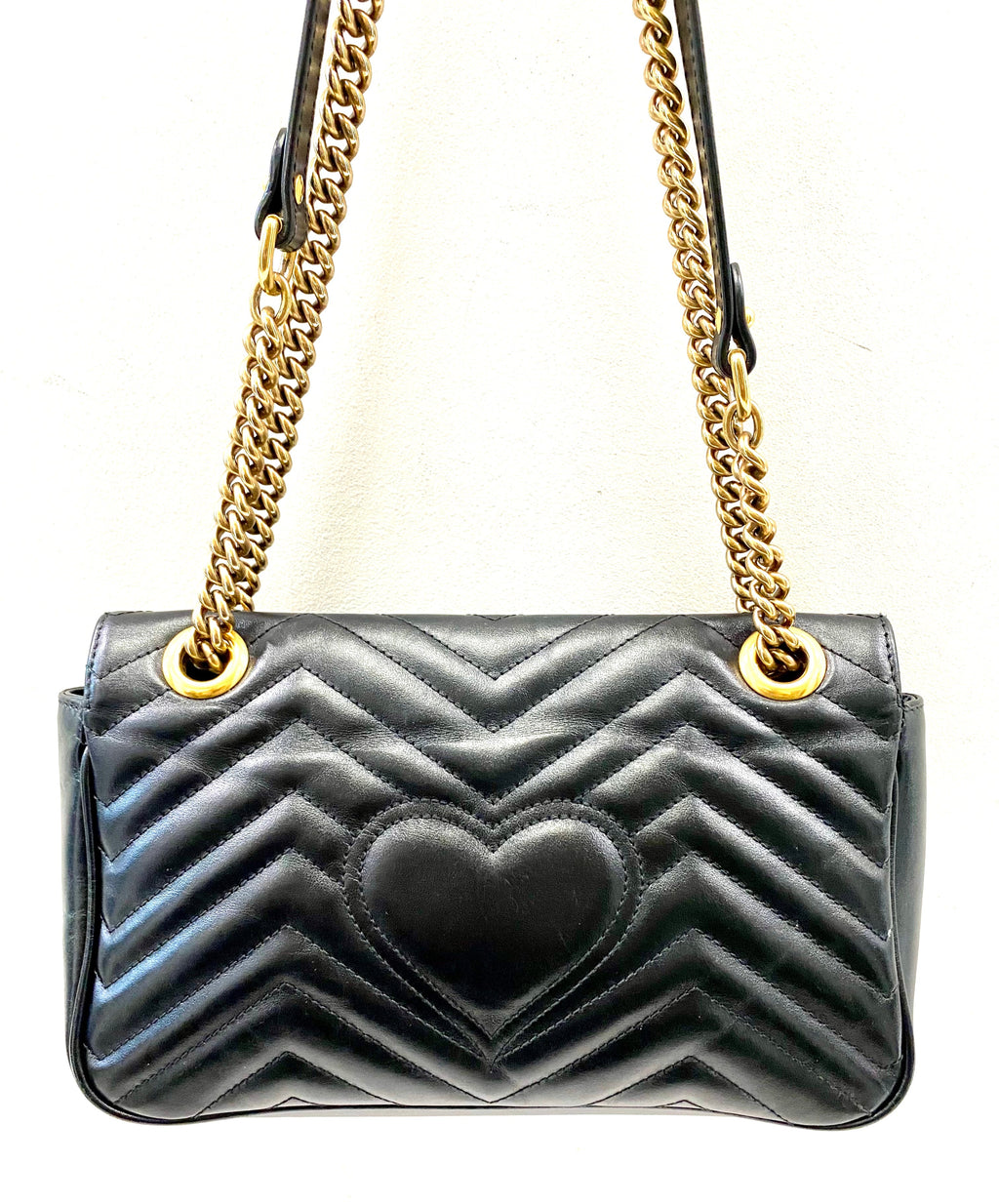 GUCCI GG MARMONT SMALL MATELASSE CALFSKIN SHOULDER BAG