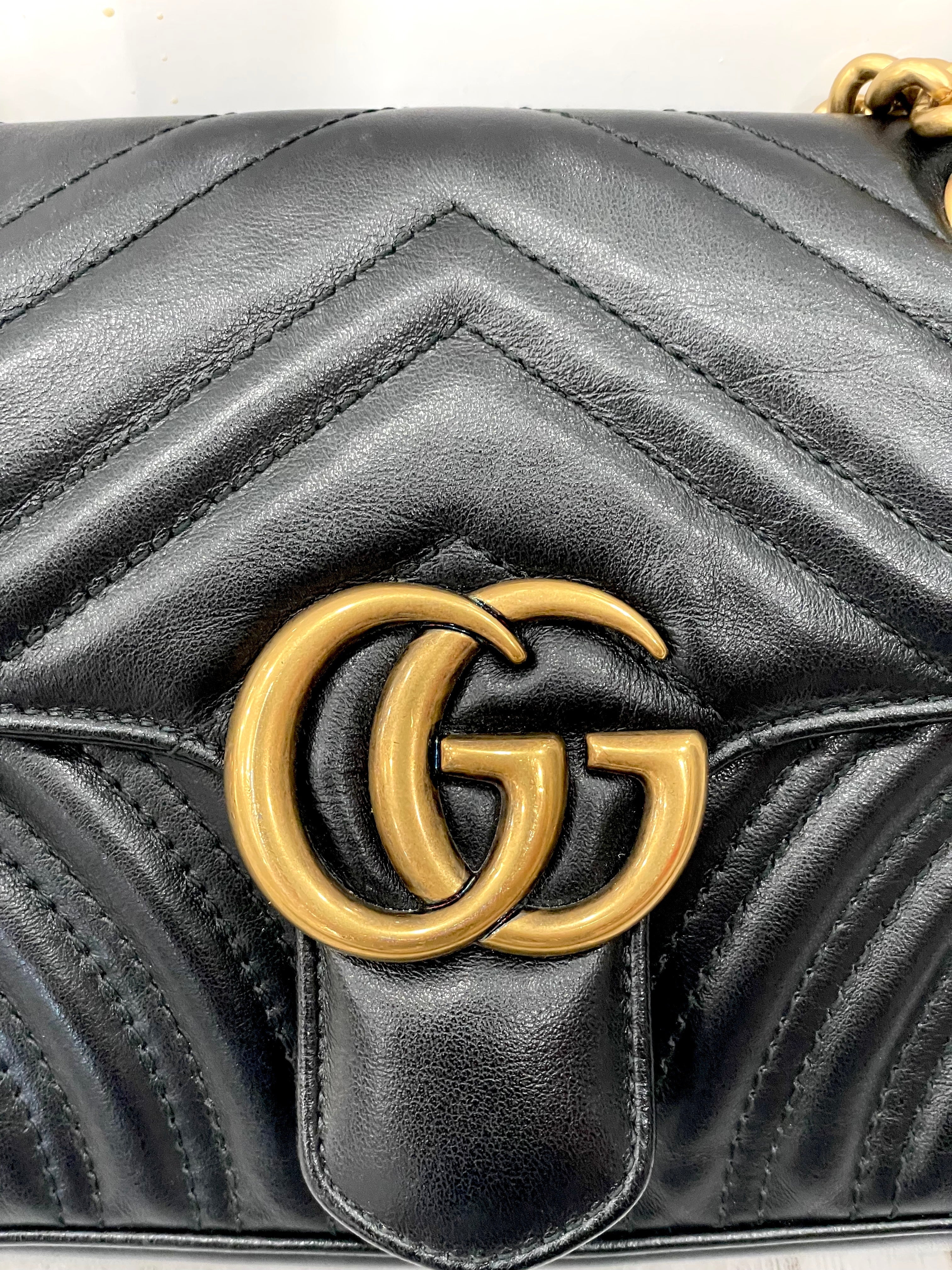 GUCCI GG MARMONT QUILTED CALFSKIN LEATHER SMALL BAG