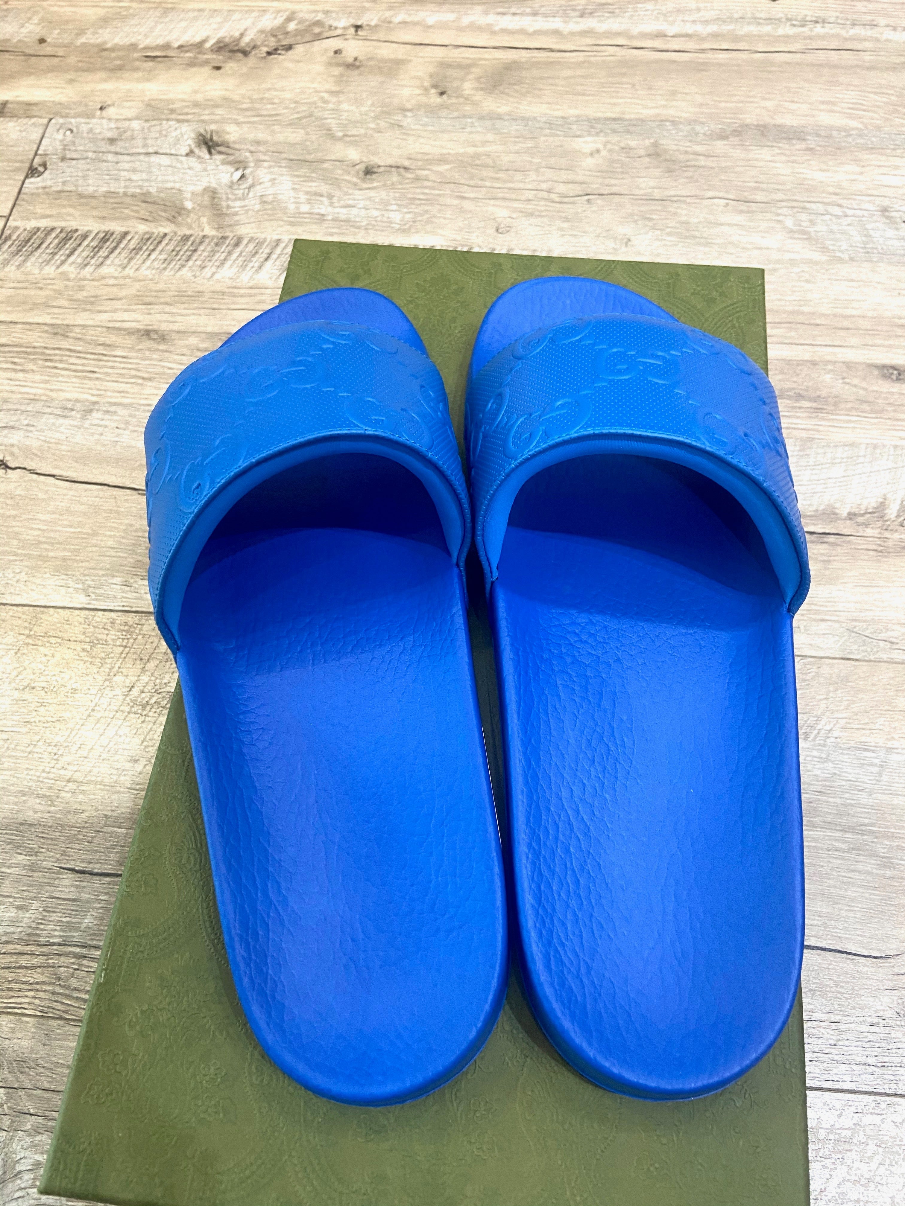 GUCCI GG DEMETRA MEN'S SLIDE SANDALS
