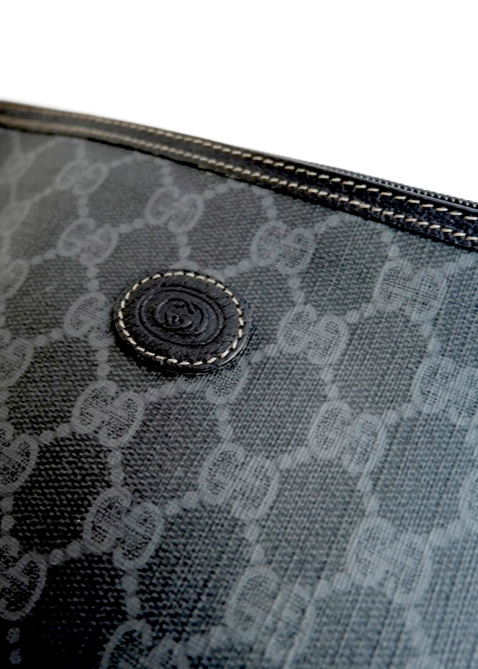 GUCCI GG MONOGRAM VINTAGE CLUTCH BAG