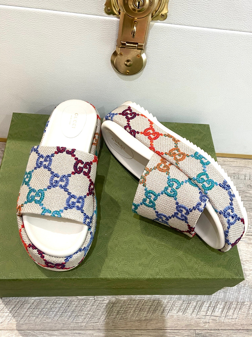 GUCCI GG MULTICOLOR ANGELINA PLATFORM SLIDE SANDALS