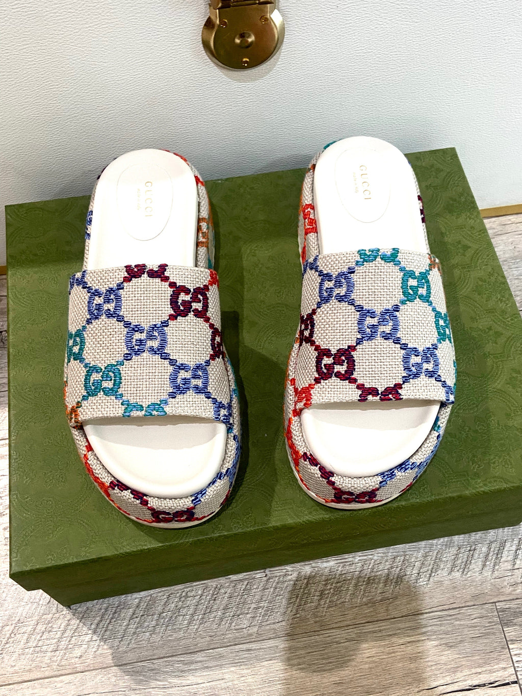 GUCCI GG MULTICOLOR ANGELINA PLATFORM SLIDE SANDALS