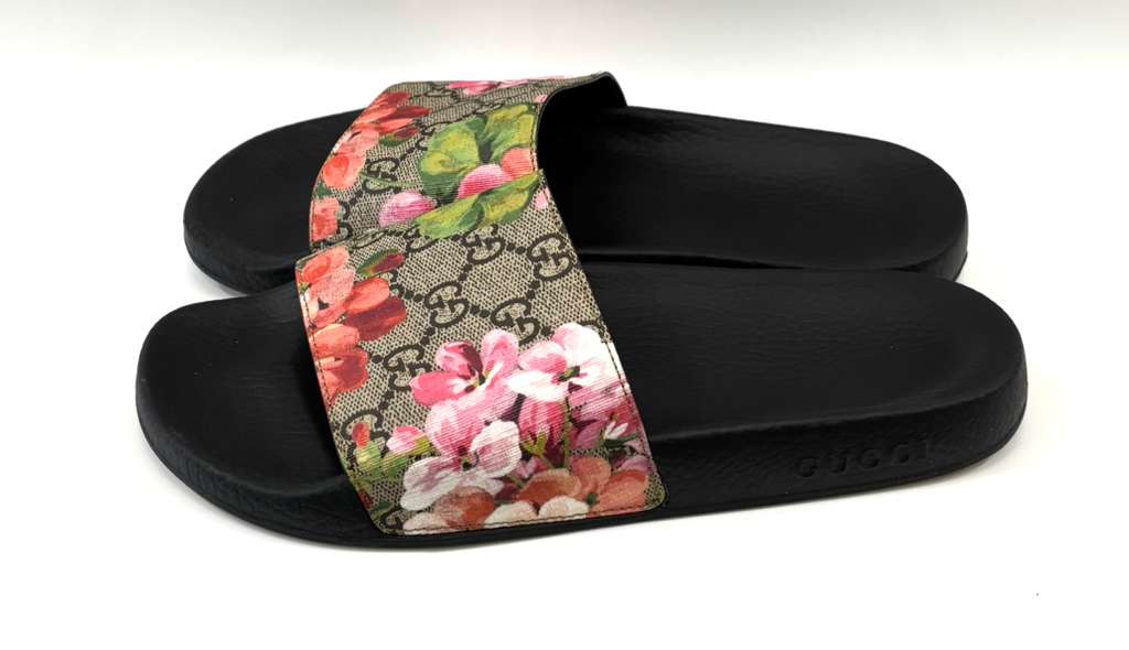 GUCCI GG SUPREME MONOGRAM BLOOMS POOL SLIDE MULES