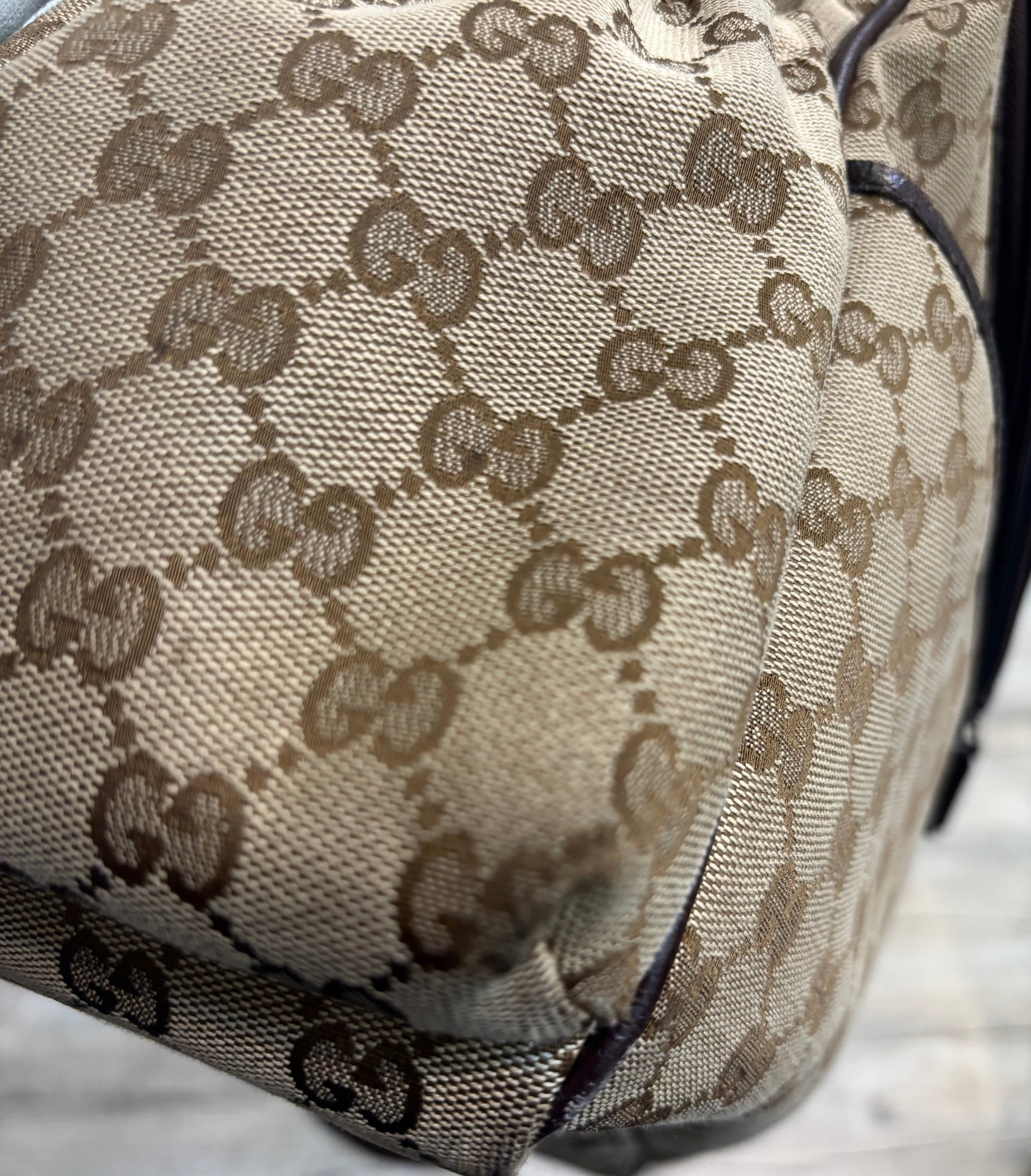 GUCCI GG SUPREME DIAPER BAG