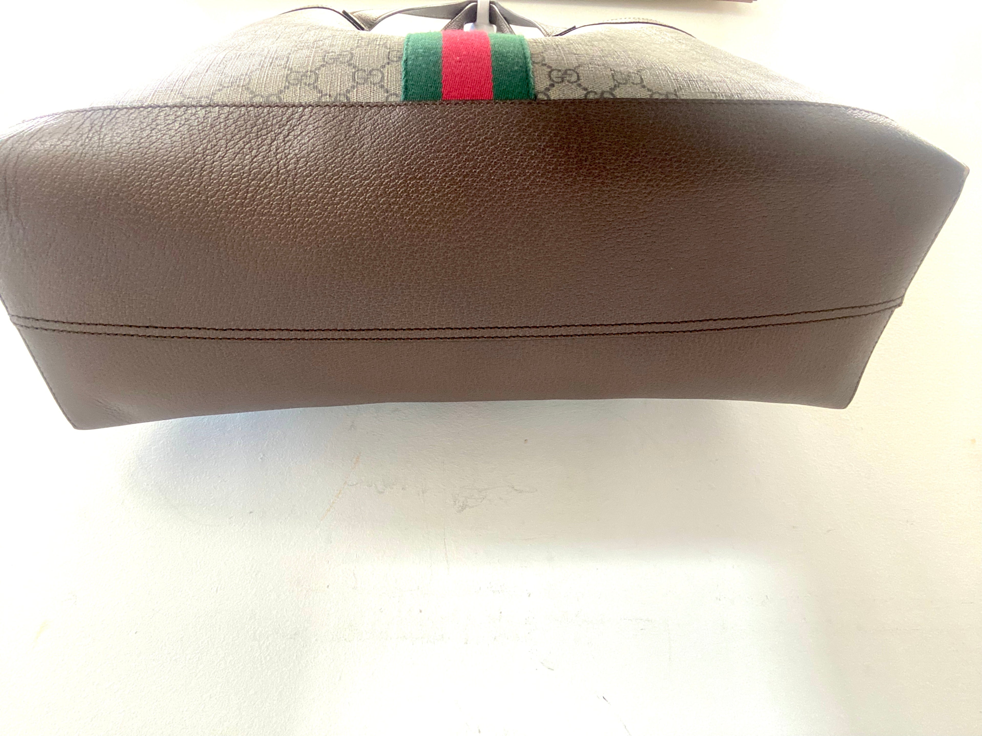 GUCCI GG SUPREME MEDIUM SOFT OPHIDIA TOTE BAG