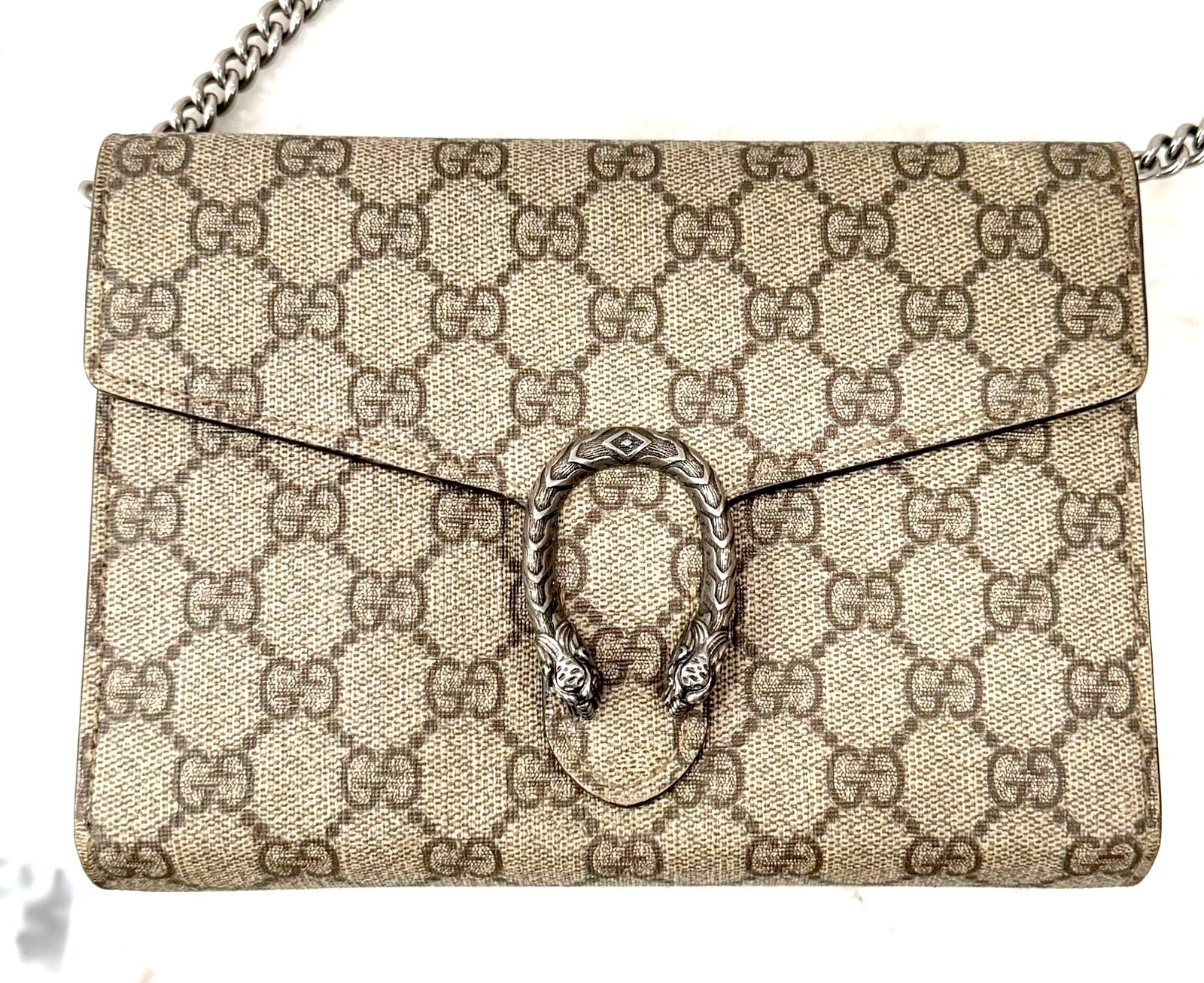 GUCCI GG SUPREME DIONYSUS WALLET ON CHAIN – CHERRY RED LEATHER INTERIOR
