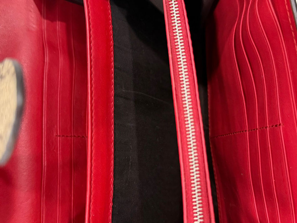 GUCCI GG SUPREME DIONYSUS WALLET ON CHAIN – CHERRY RED LEATHER INTERIOR