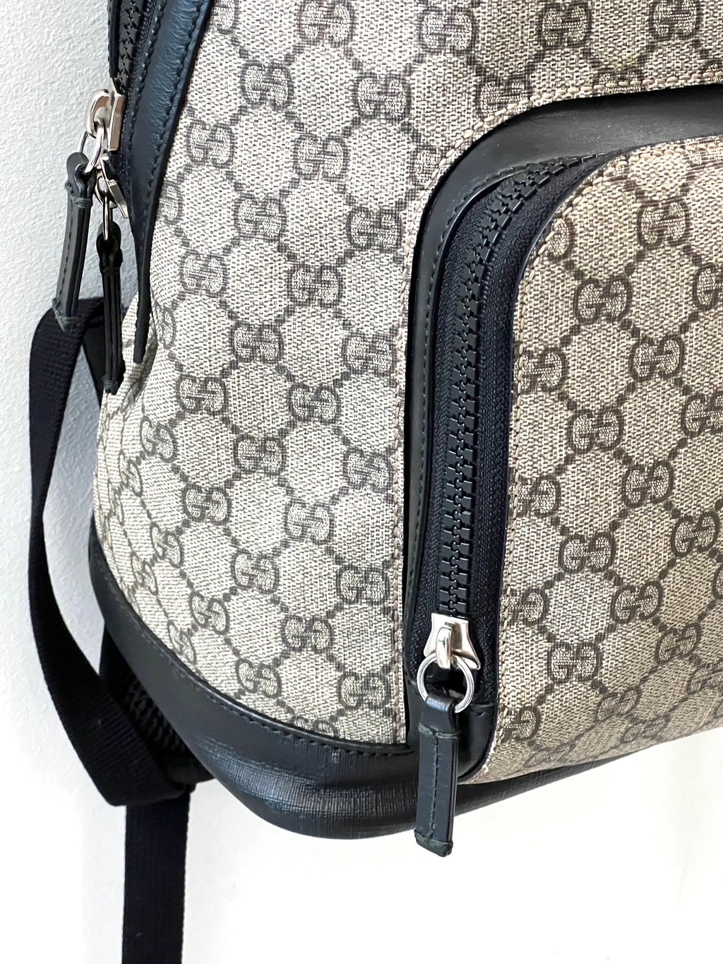 GUCCI GG SUPREME MONOGRAM MEDIUM EDEN DAY BACKPACK