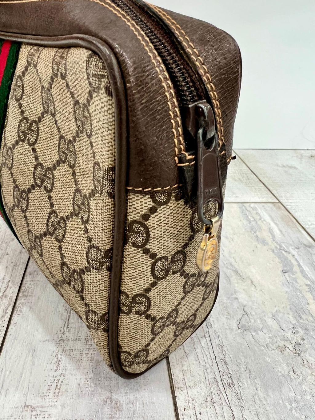 GUCCI GG SUPREME VINTAGE SHERRY LINE POUCH