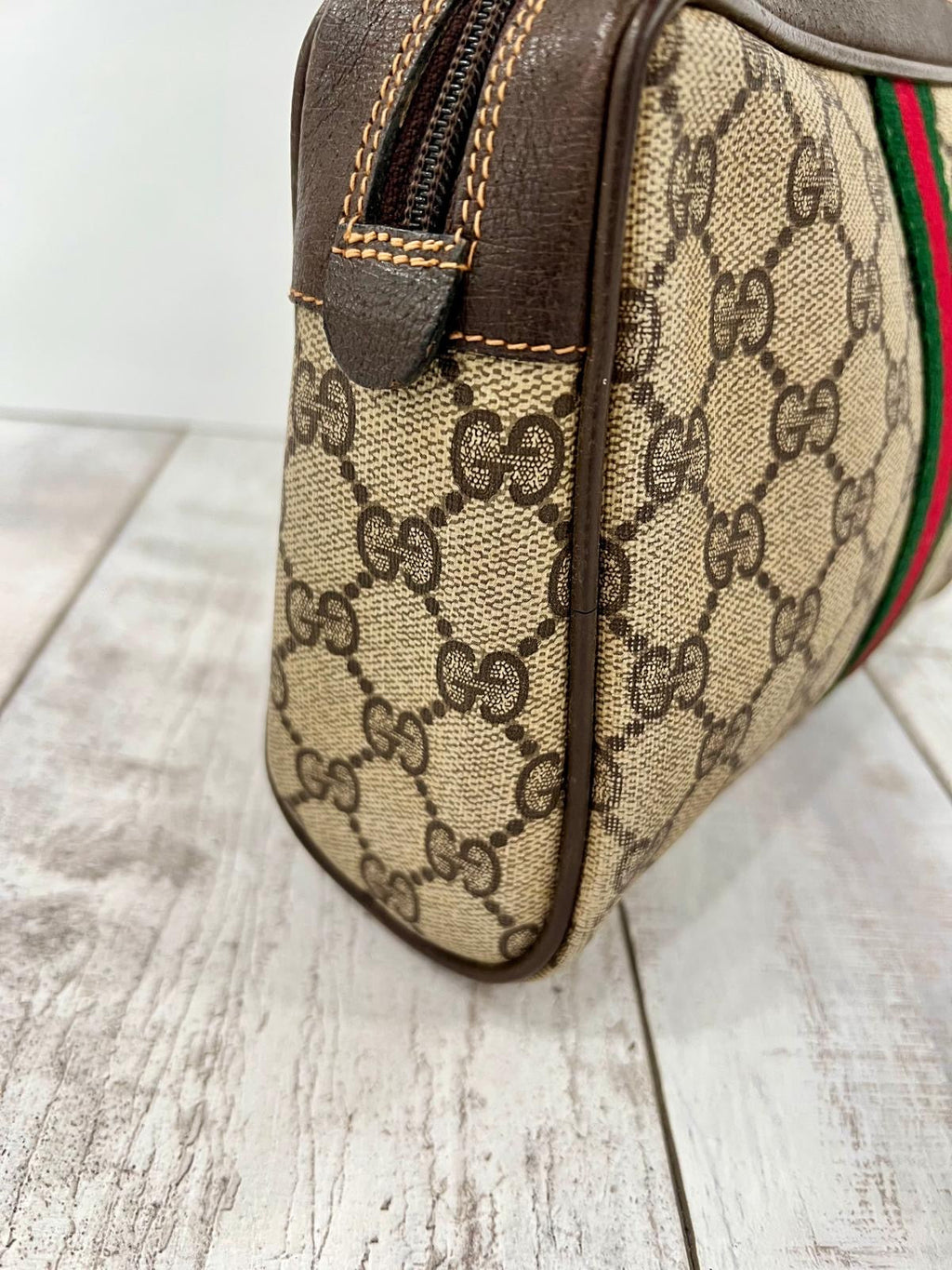 GUCCI GG SUPREME VINTAGE SHERRY LINE POUCH
