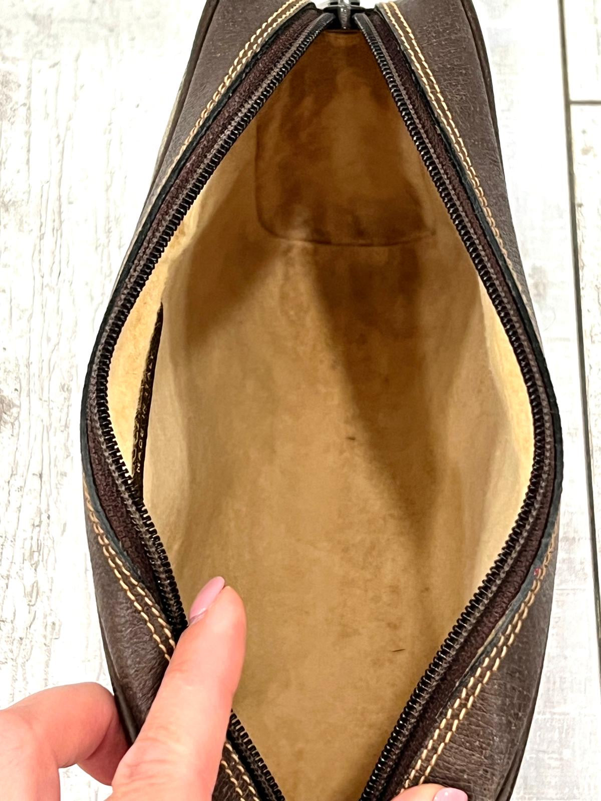 GUCCI GG SUPREME VINTAGE SHERRY LINE POUCH