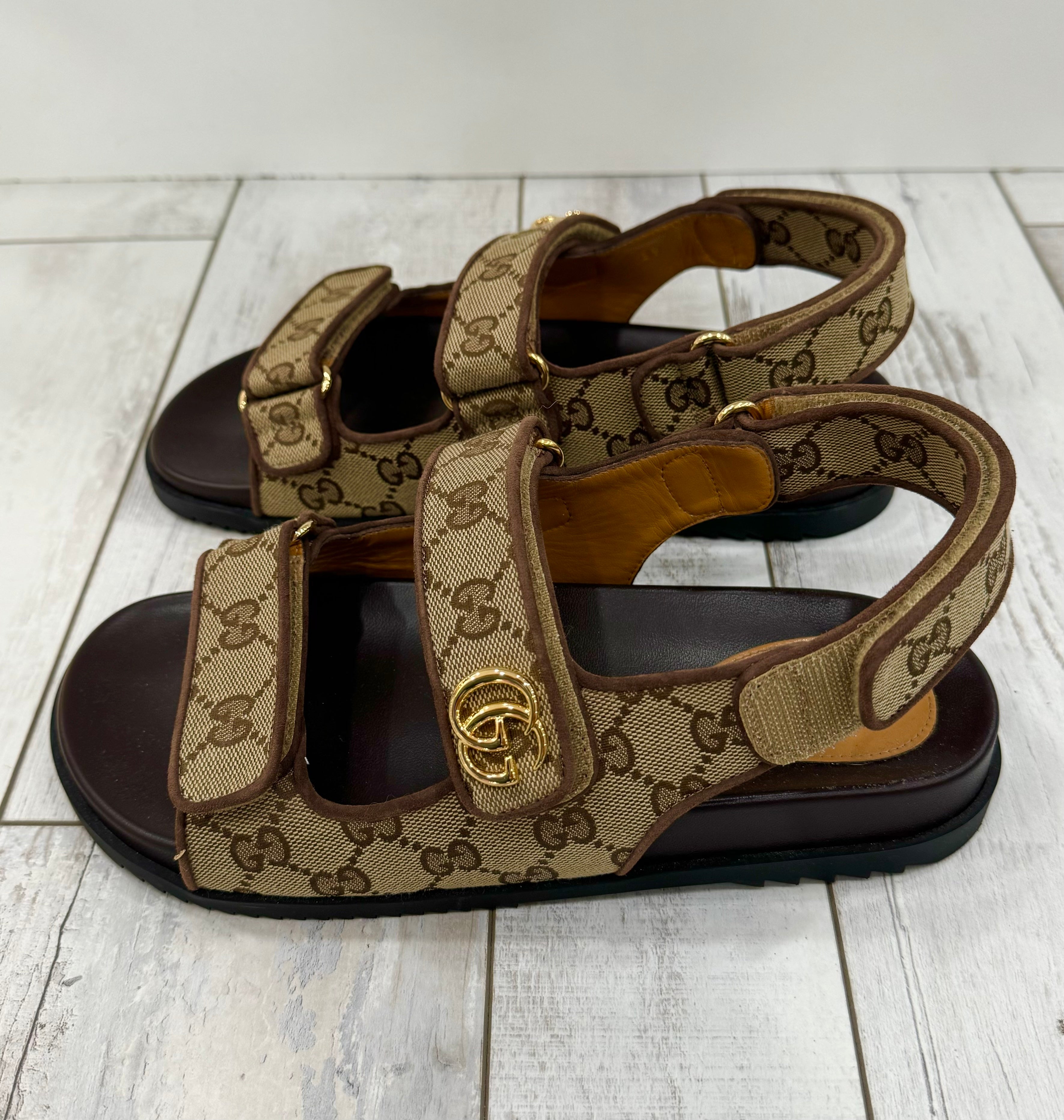 GUCCI GG SUPREME MORITZ SANDALS
