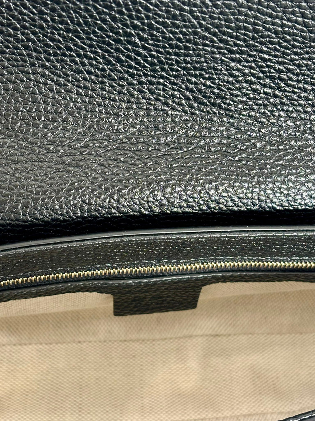 GUCCI PEBBLED CALFSKIN LEATHER SOHO CHAIN BAG