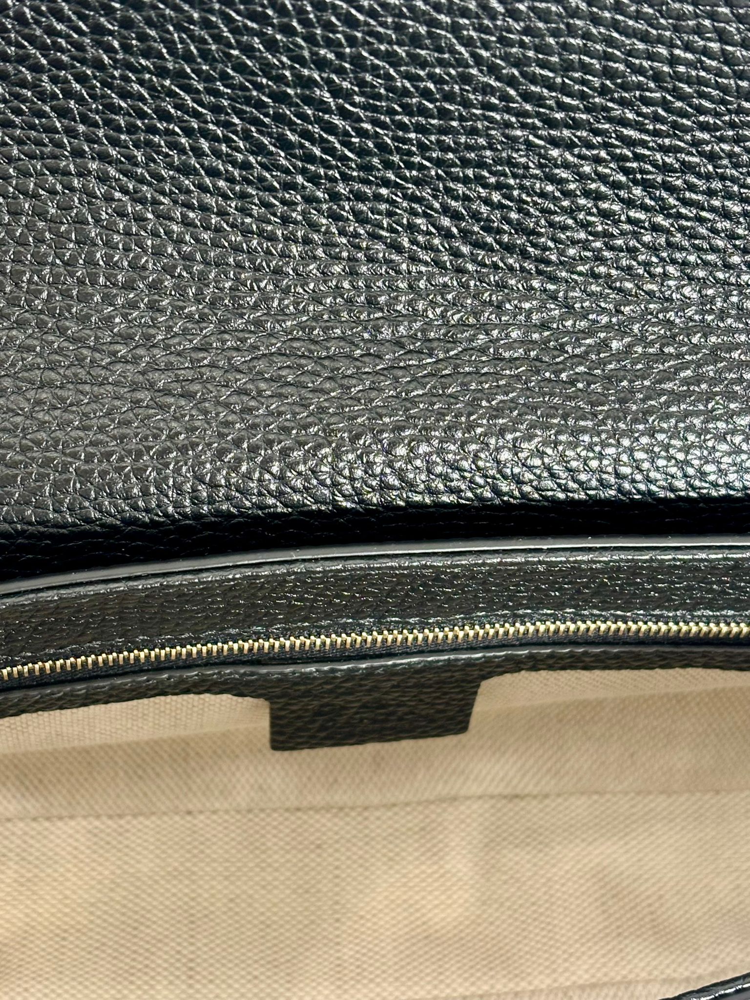 GUCCI PEBBLED CALFSKIN LEATHER SOHO CHAIN BAG