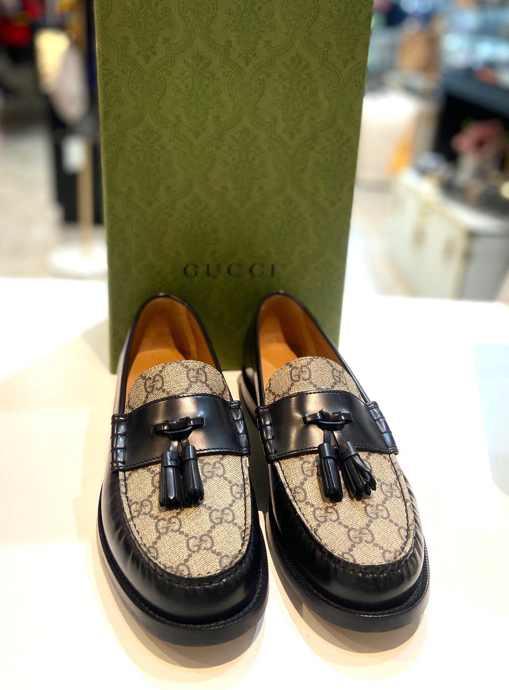 GUCCI GG SUPREME TASSLE LOAFERS