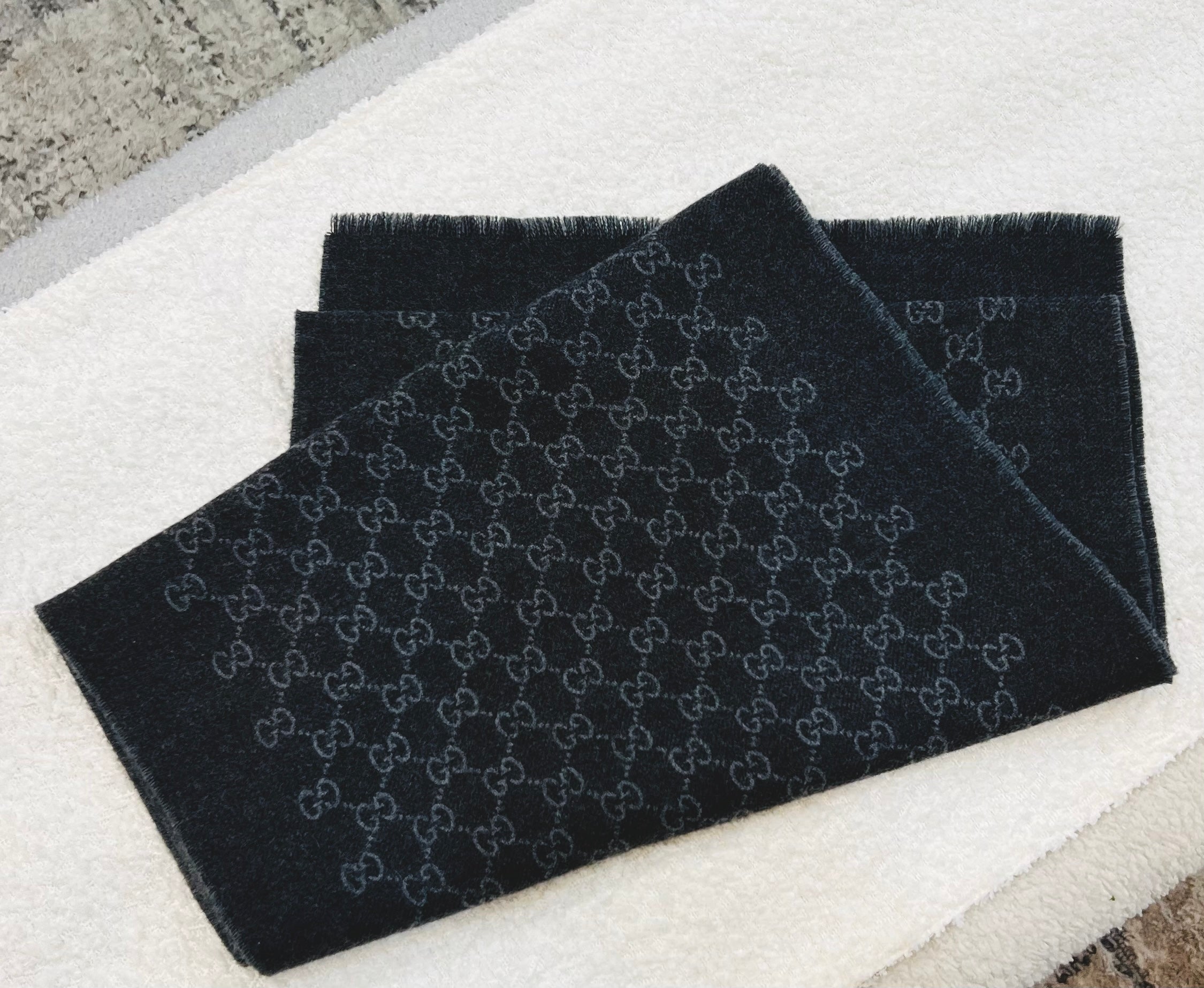 GUCCI GG JACQUARD KNITTED WOOL SCARF