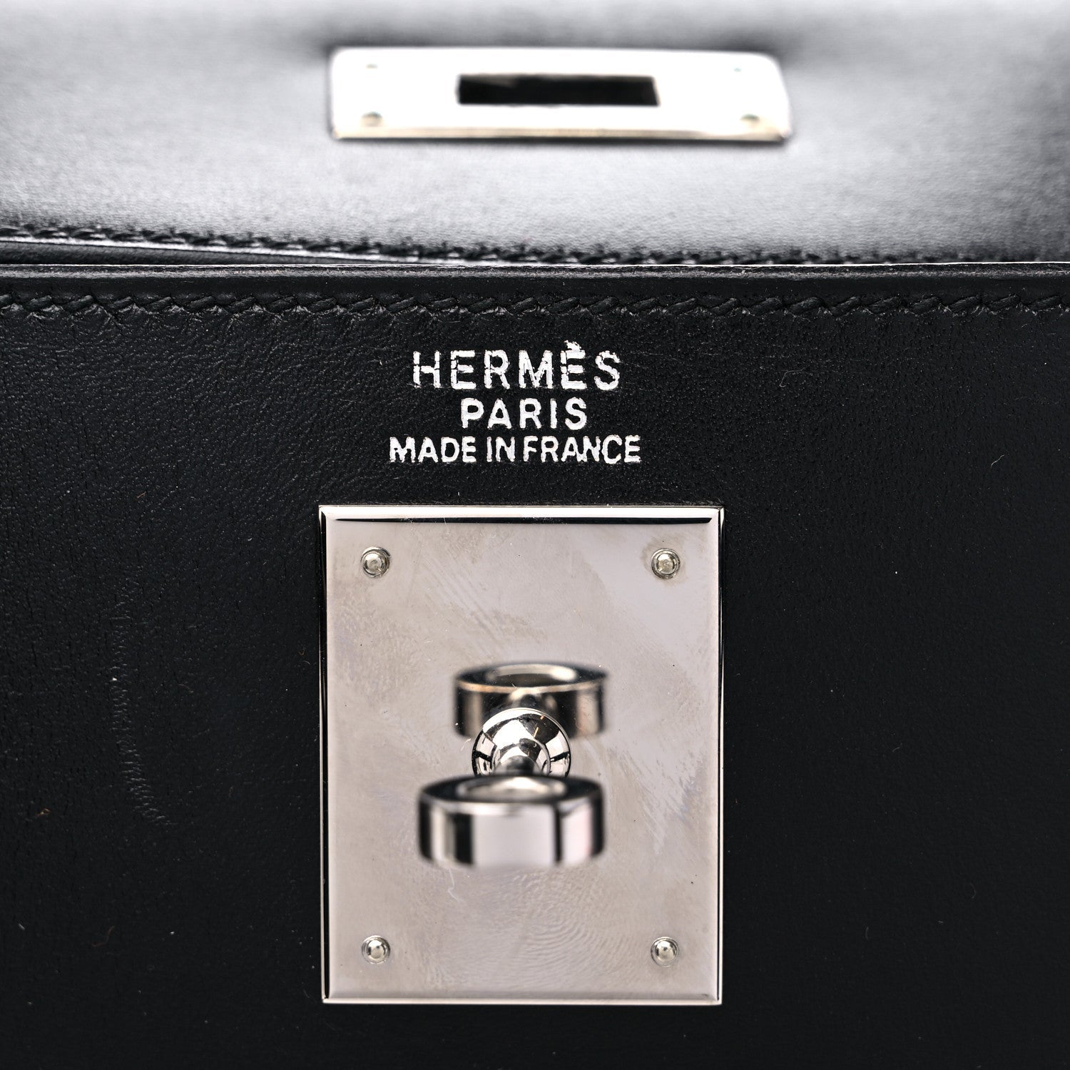 HERMÈS PHW KELLY 32 SWIFT LEATHER SHOULDER BAG