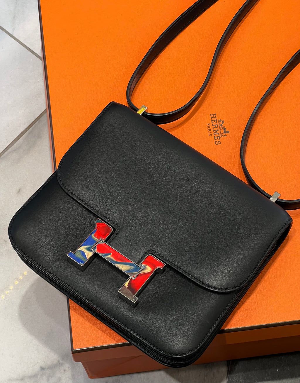 HERMÈS SWIFT MARBLE CONSTANCE 18 SHOULDER BAG