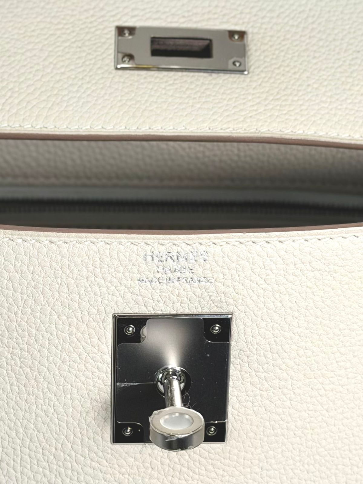HERMÈS KELLY 32 RETOURNE “AU GALOP” TOGO LEATHER BAG