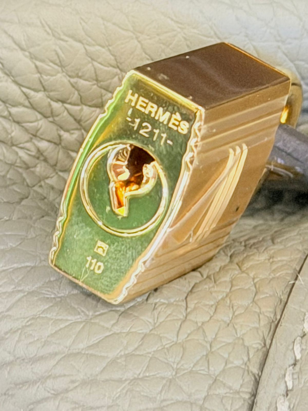 HERMÈS TAURILLON CLEMENCE PICOTIN LOCK 22 MM TOTE BAG