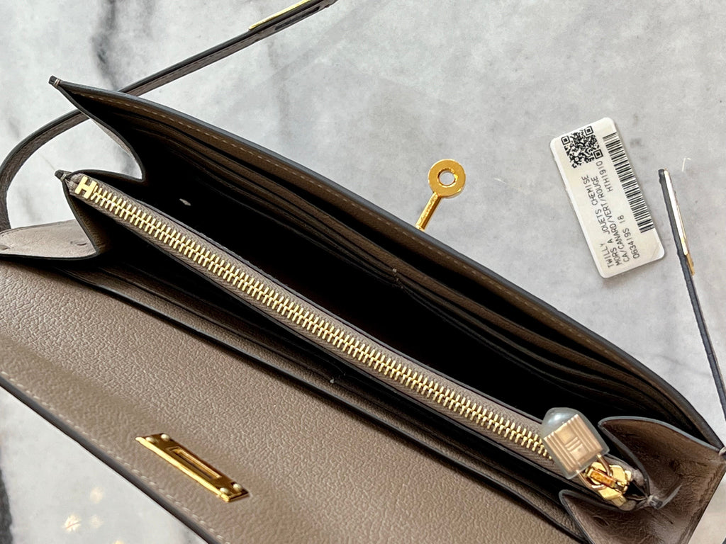 HERMÈS VERT VERONESE OSTRICH LEATHER LONG KELLY WALLET