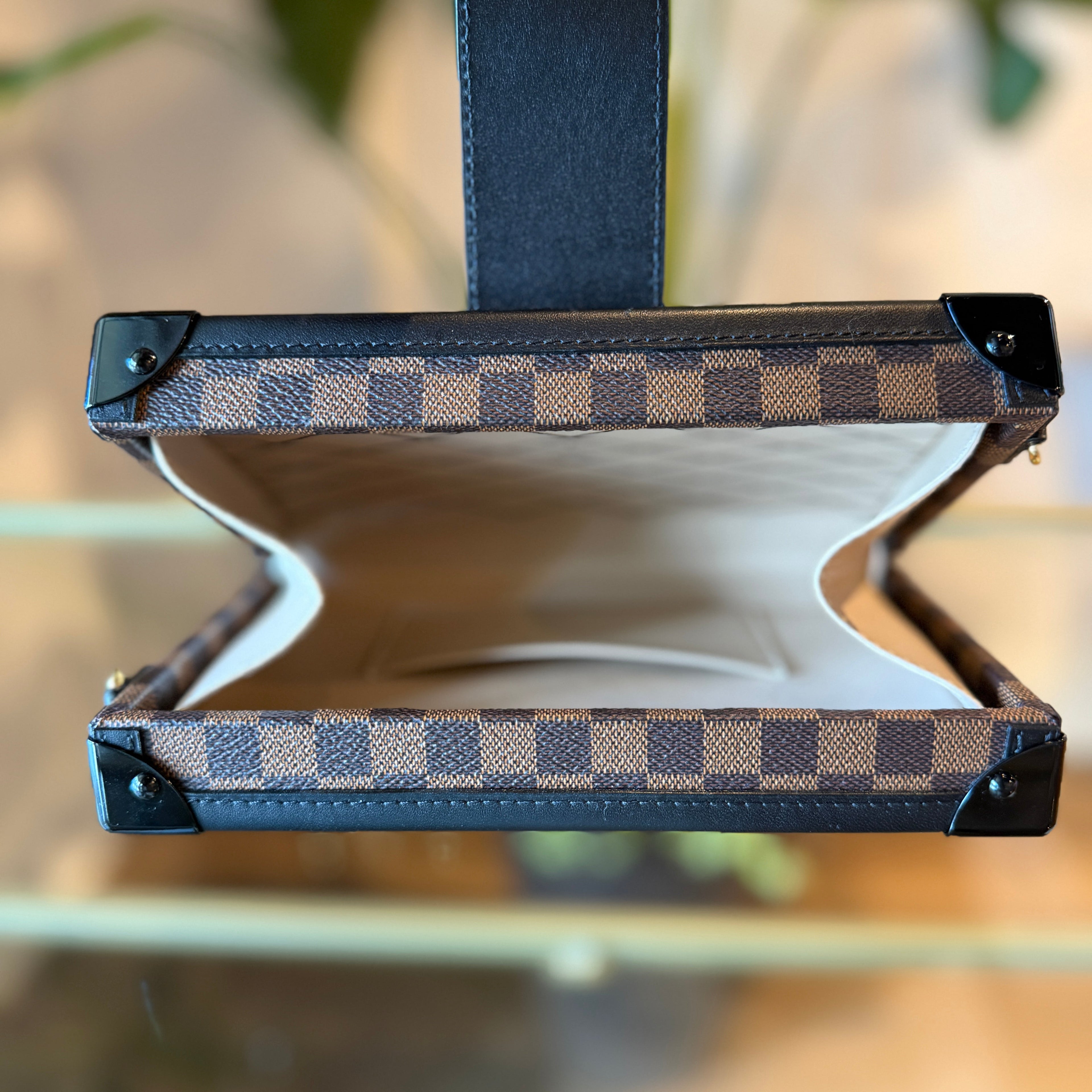 LOUIS VUITTON Damier Ebene Petite Malle