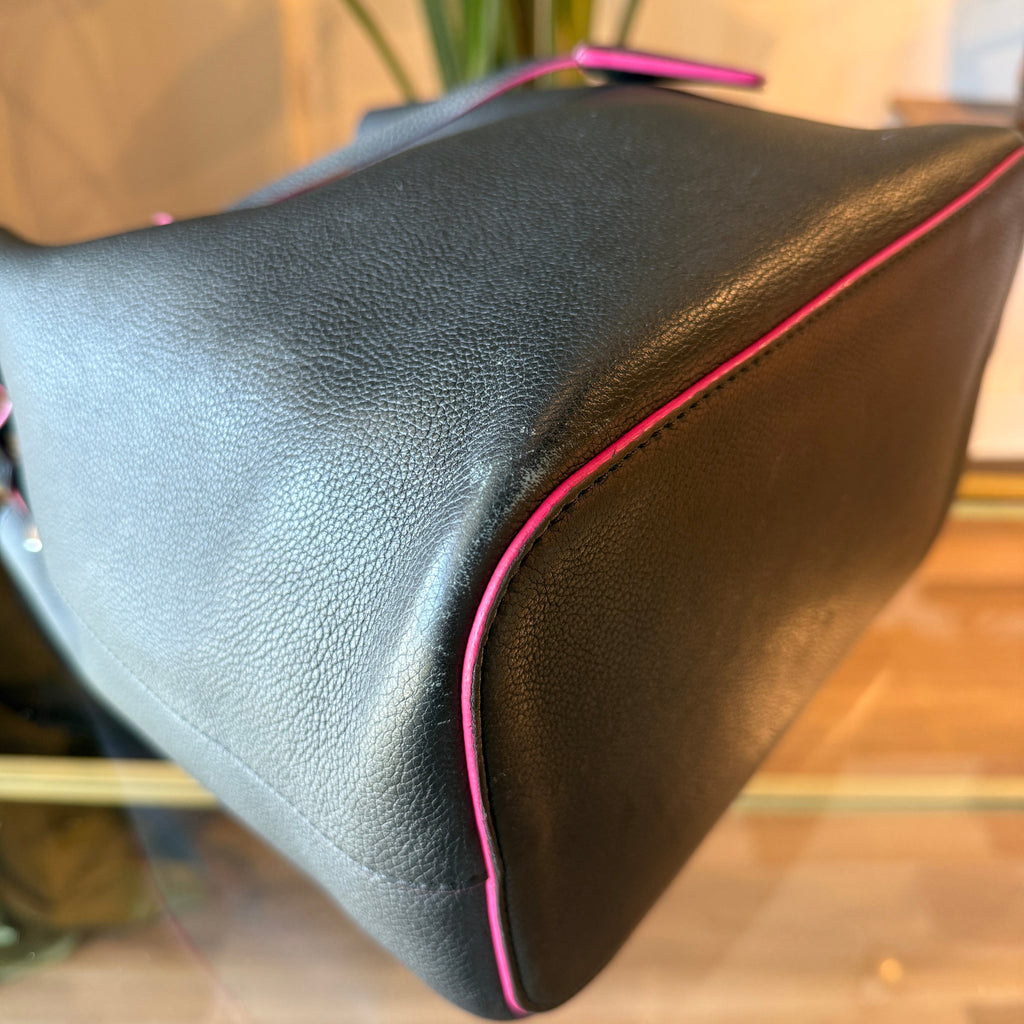 LOUIS VUITTON Lockme Bucket Calfskin Leather Bucket Bag