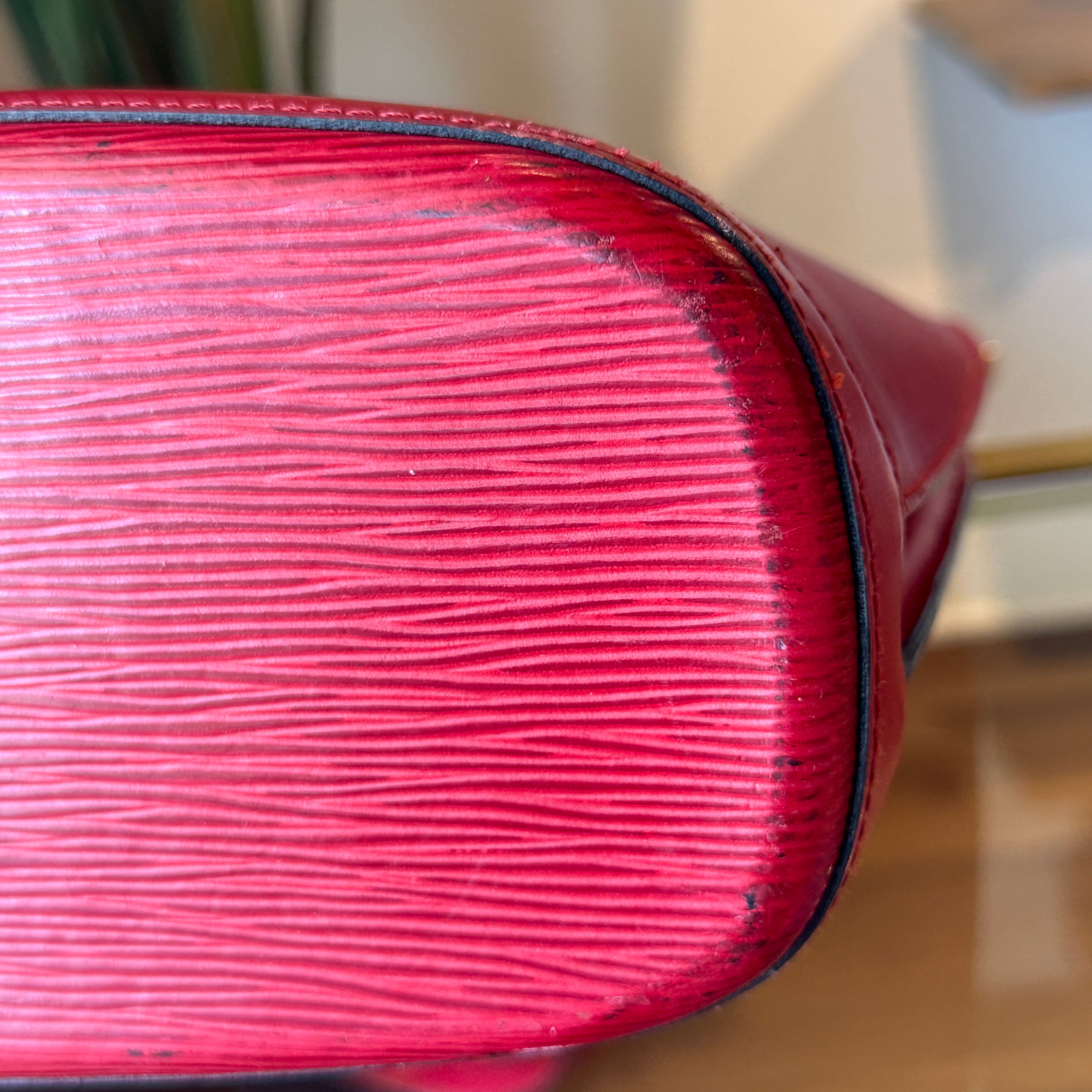 LOUIS VUITTON Red Epi Lussac