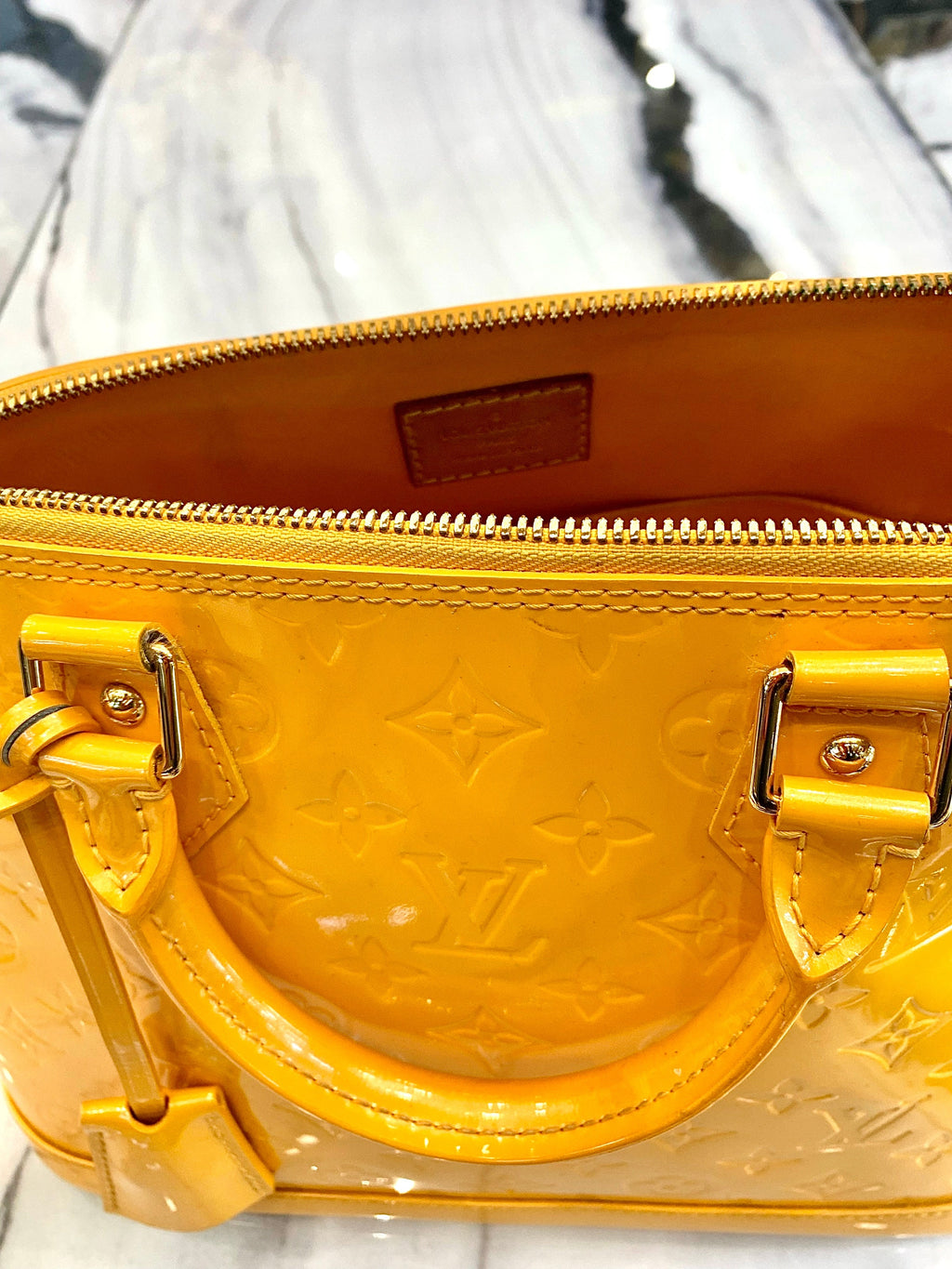 LOUIS VUITTON VERNIS ALMA PM